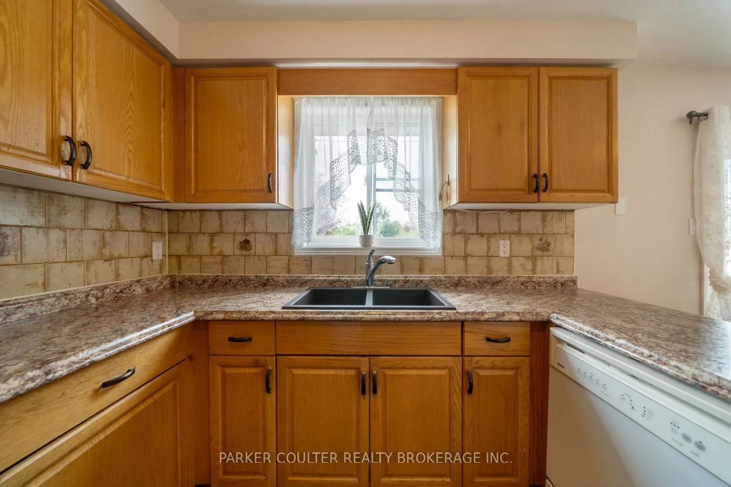 32 Carter Crescent