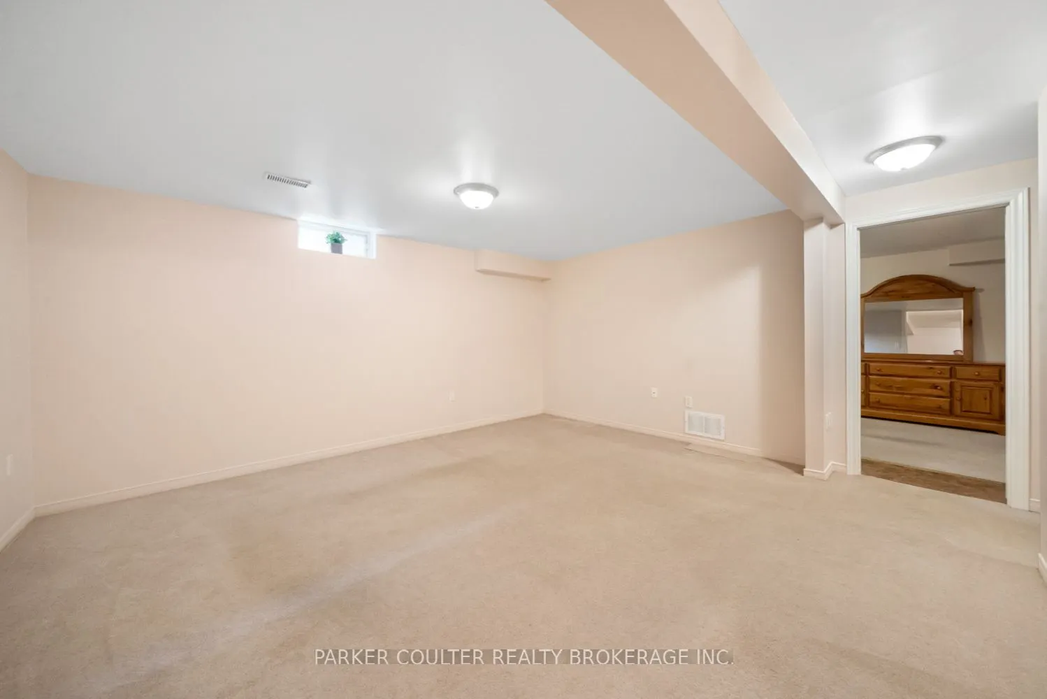 32 Carter Crescent