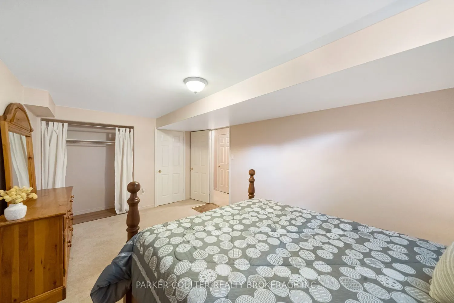32 Carter Crescent