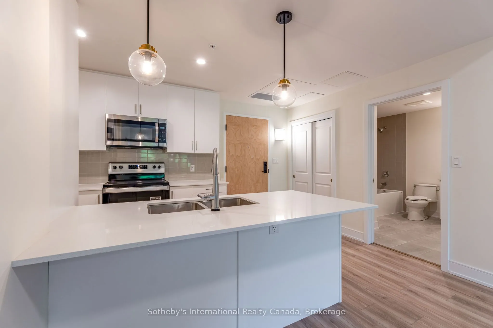 121 Mary Street #316