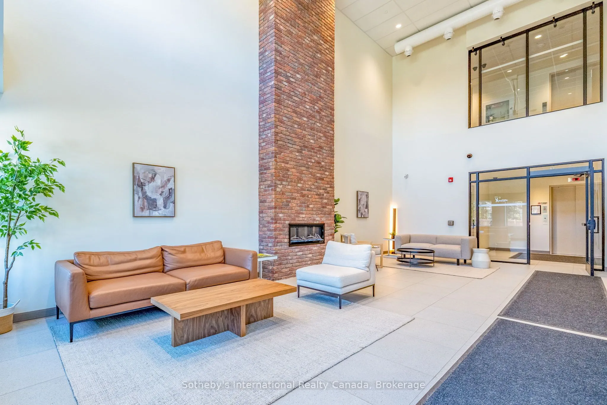 121 Mary Street #316