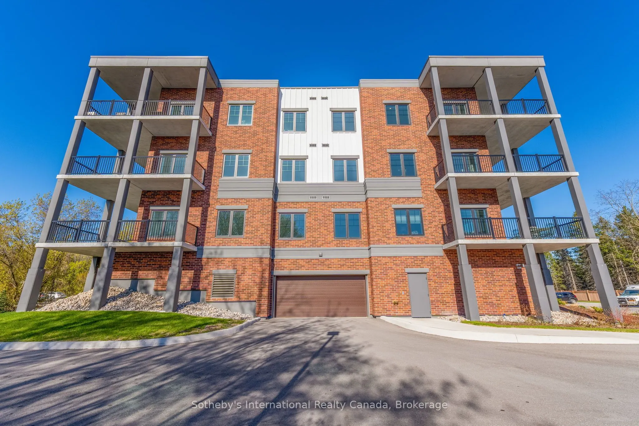 121 Mary Street #316