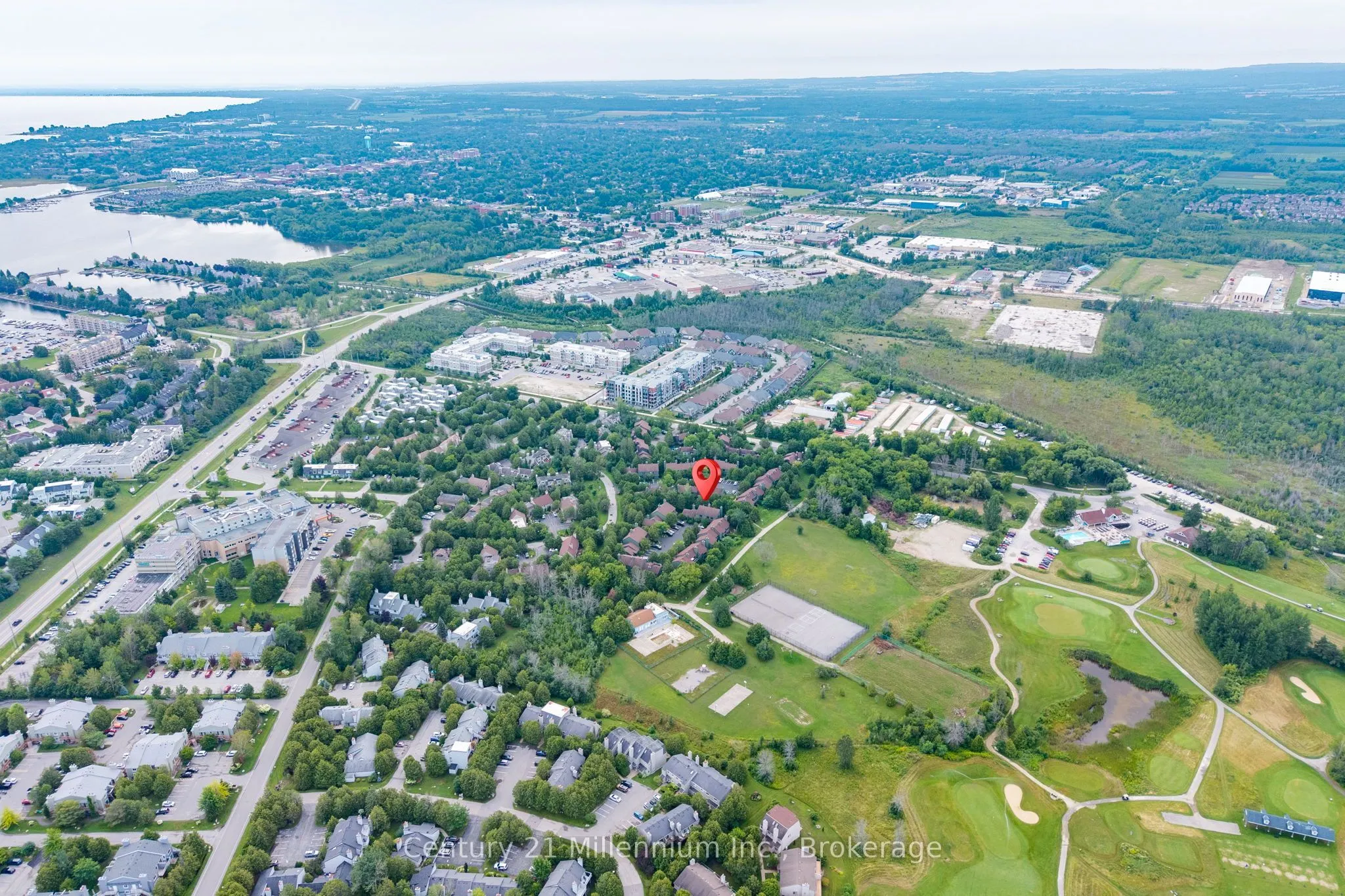 156 ESCARPMENT Crescent #16