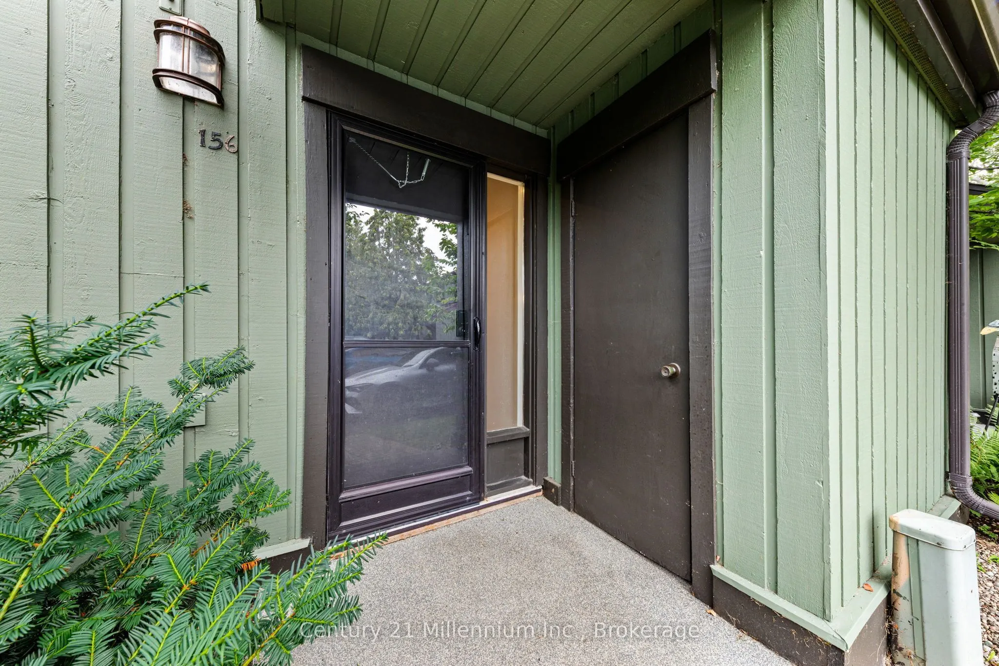 156 ESCARPMENT Crescent #16