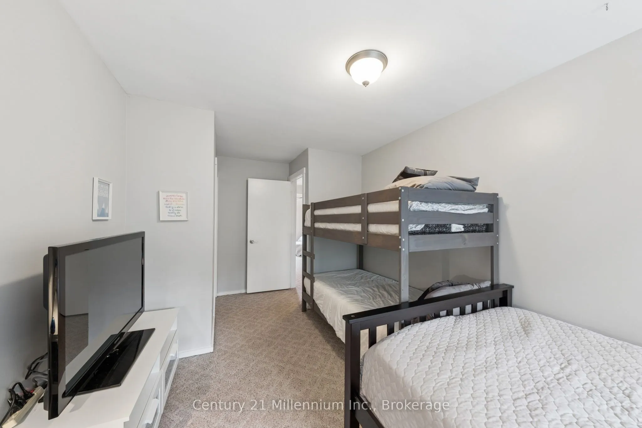 156 ESCARPMENT Crescent #16