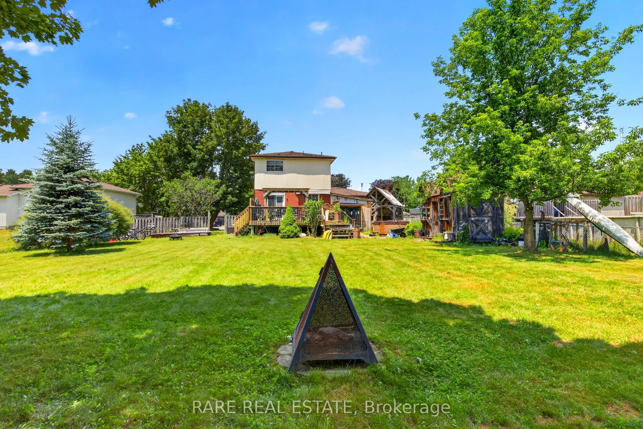 25 Edgewood Crescent