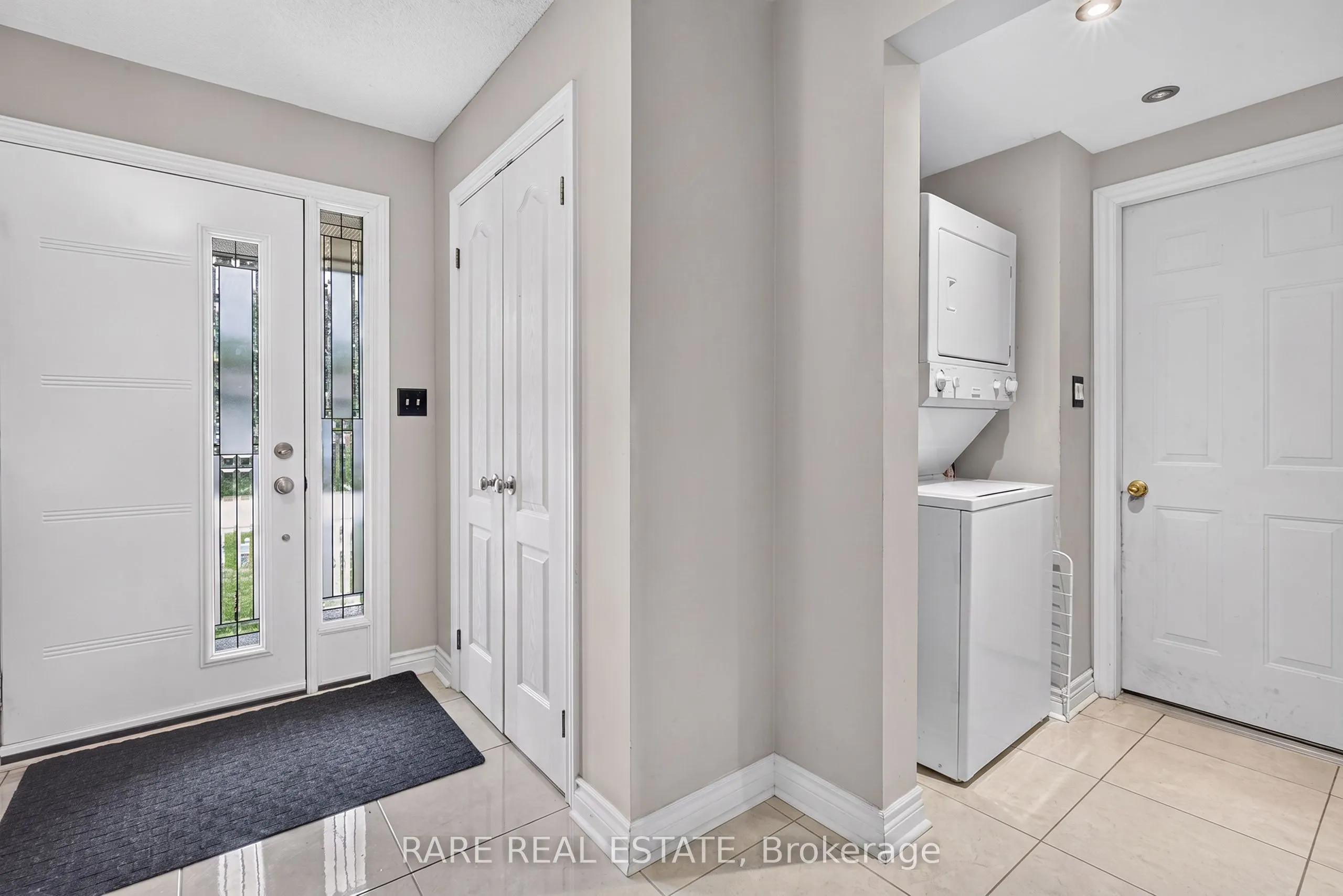 25 Edgewood Crescent