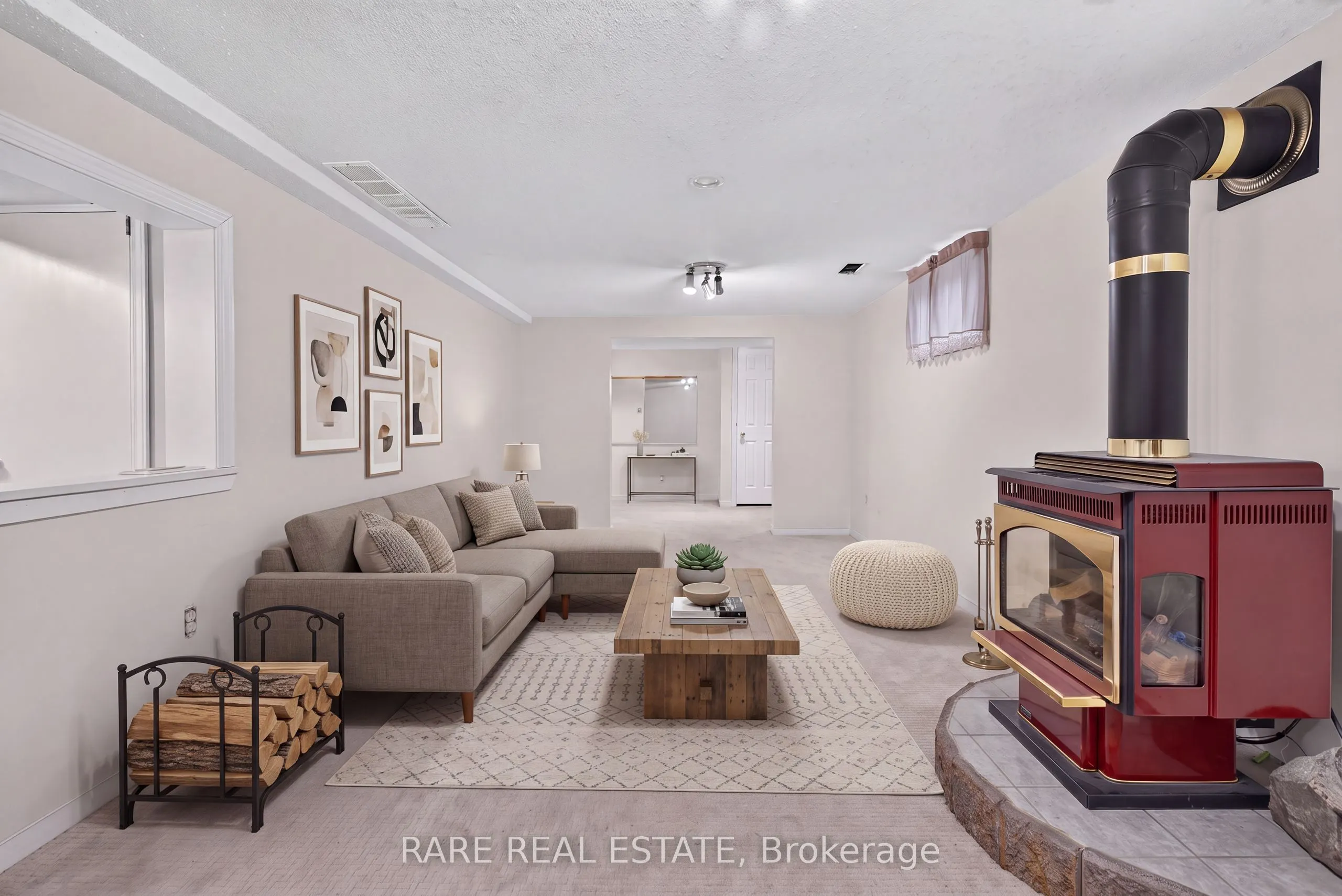 25 Edgewood Crescent