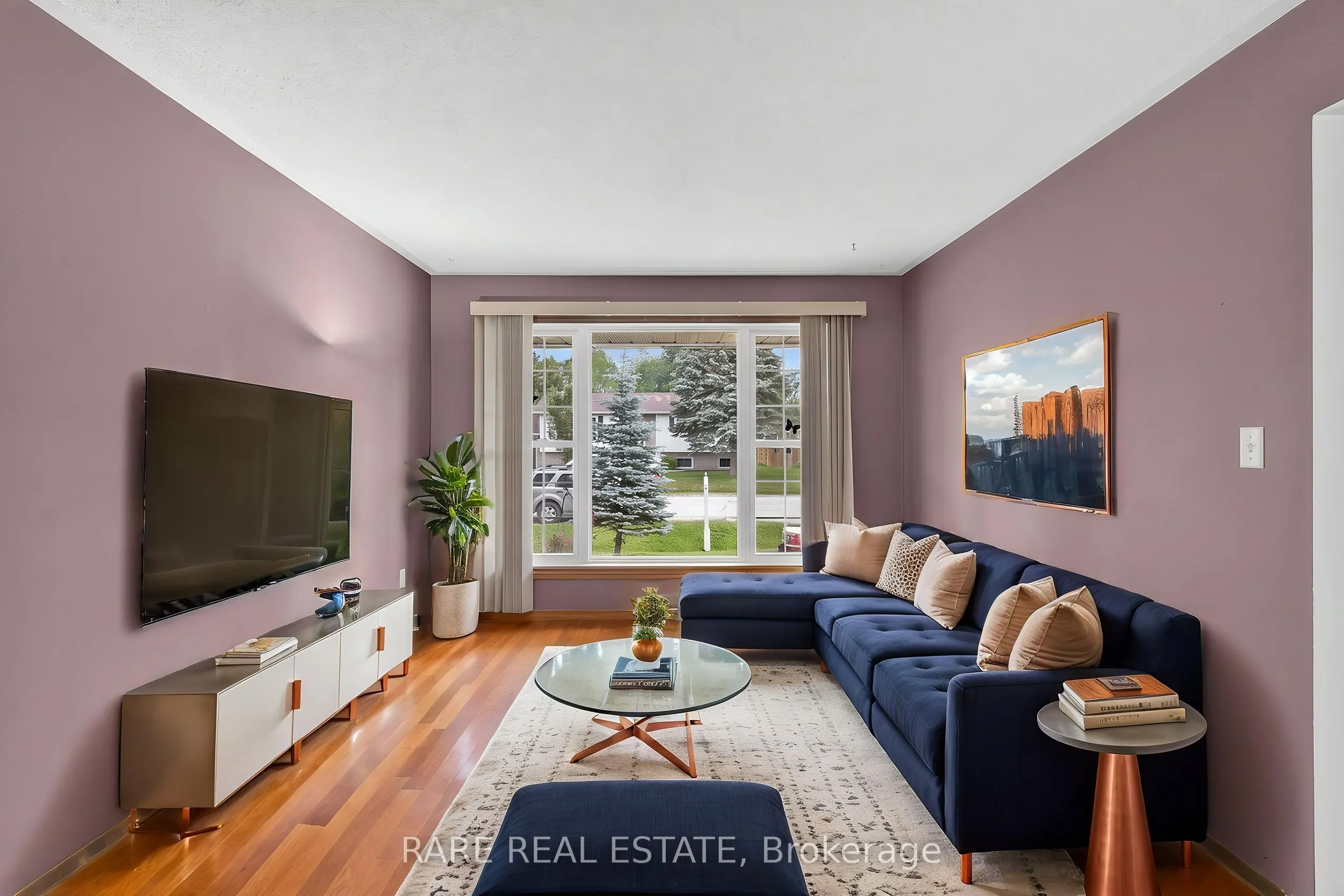 25 Edgewood Crescent