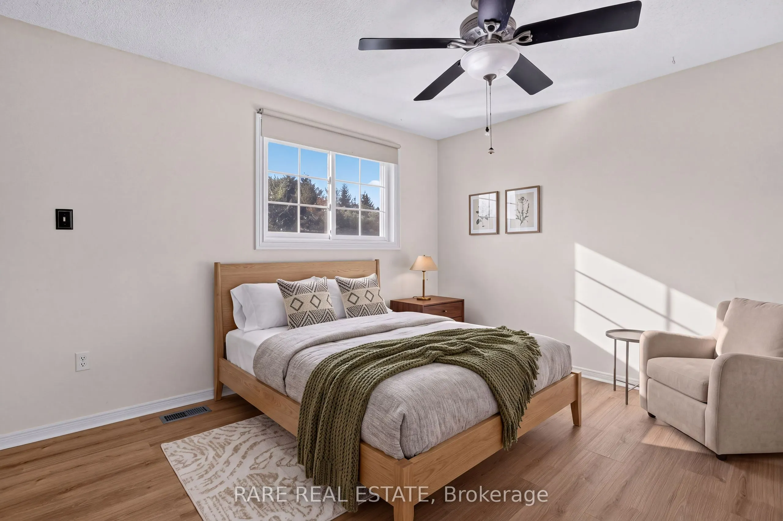 25 Edgewood Crescent