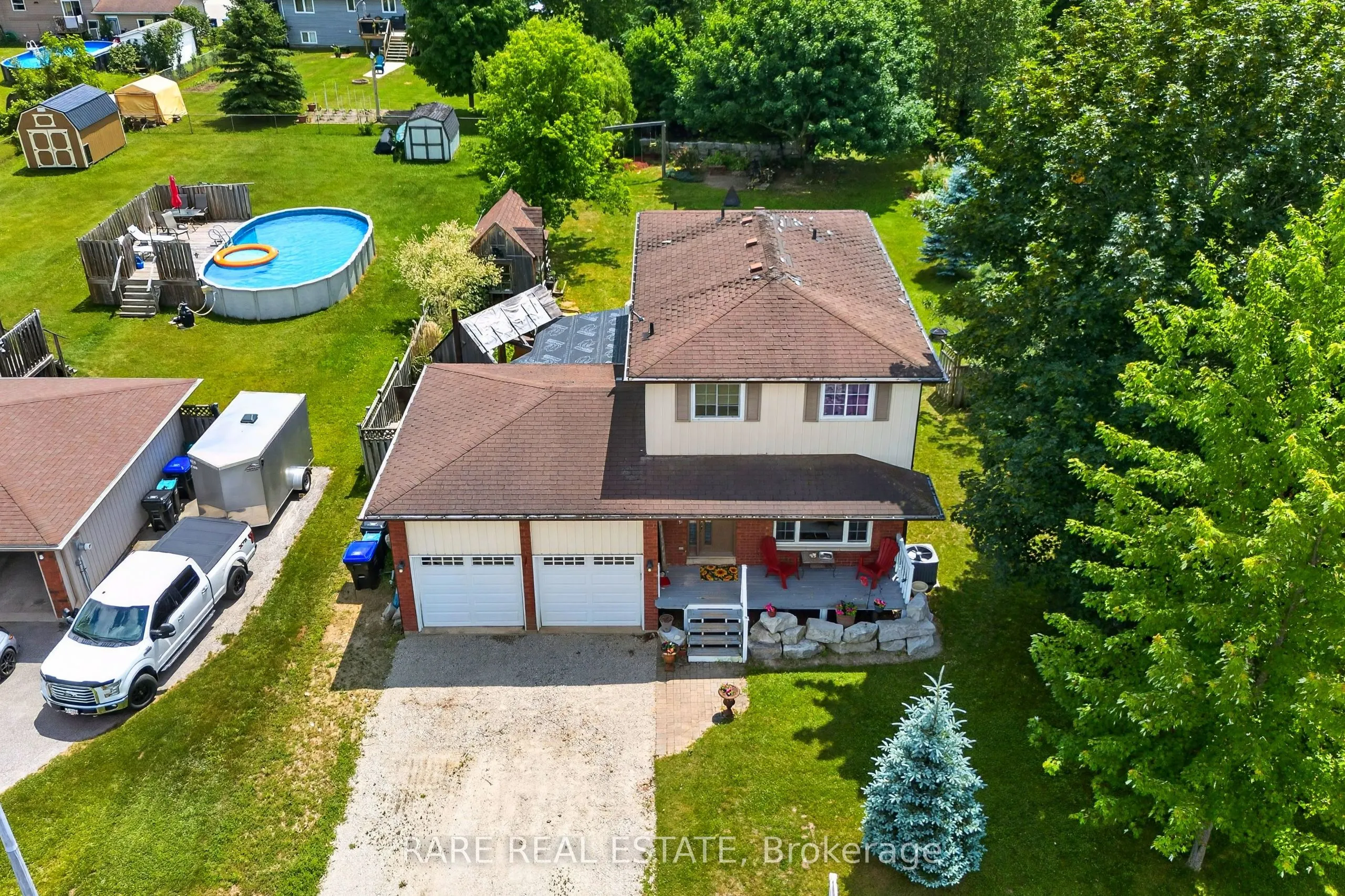 25 Edgewood Crescent