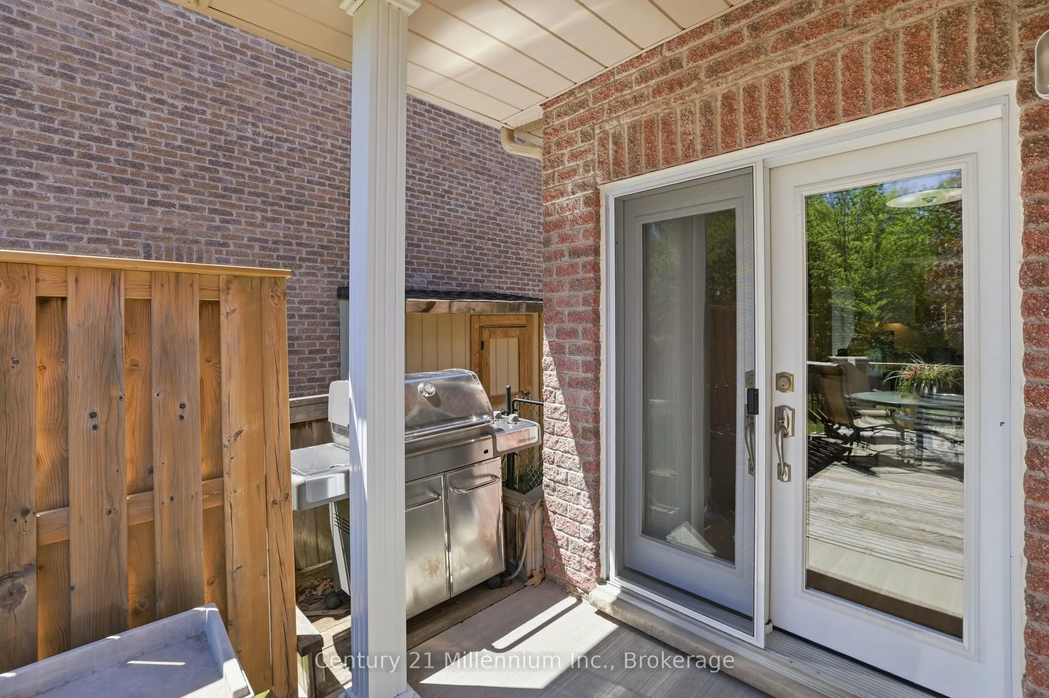 18 Thomas Drive