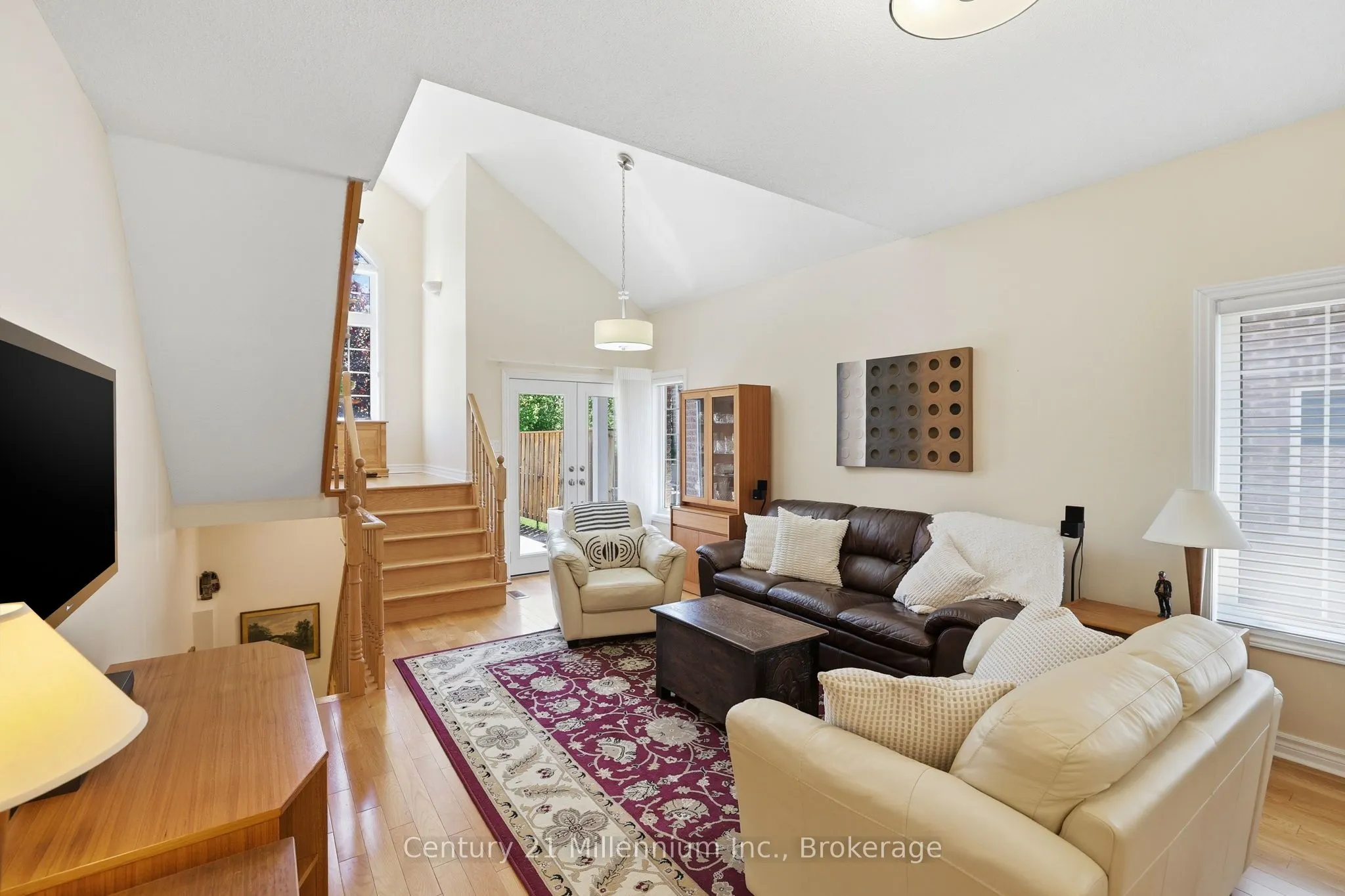 18 Thomas Drive