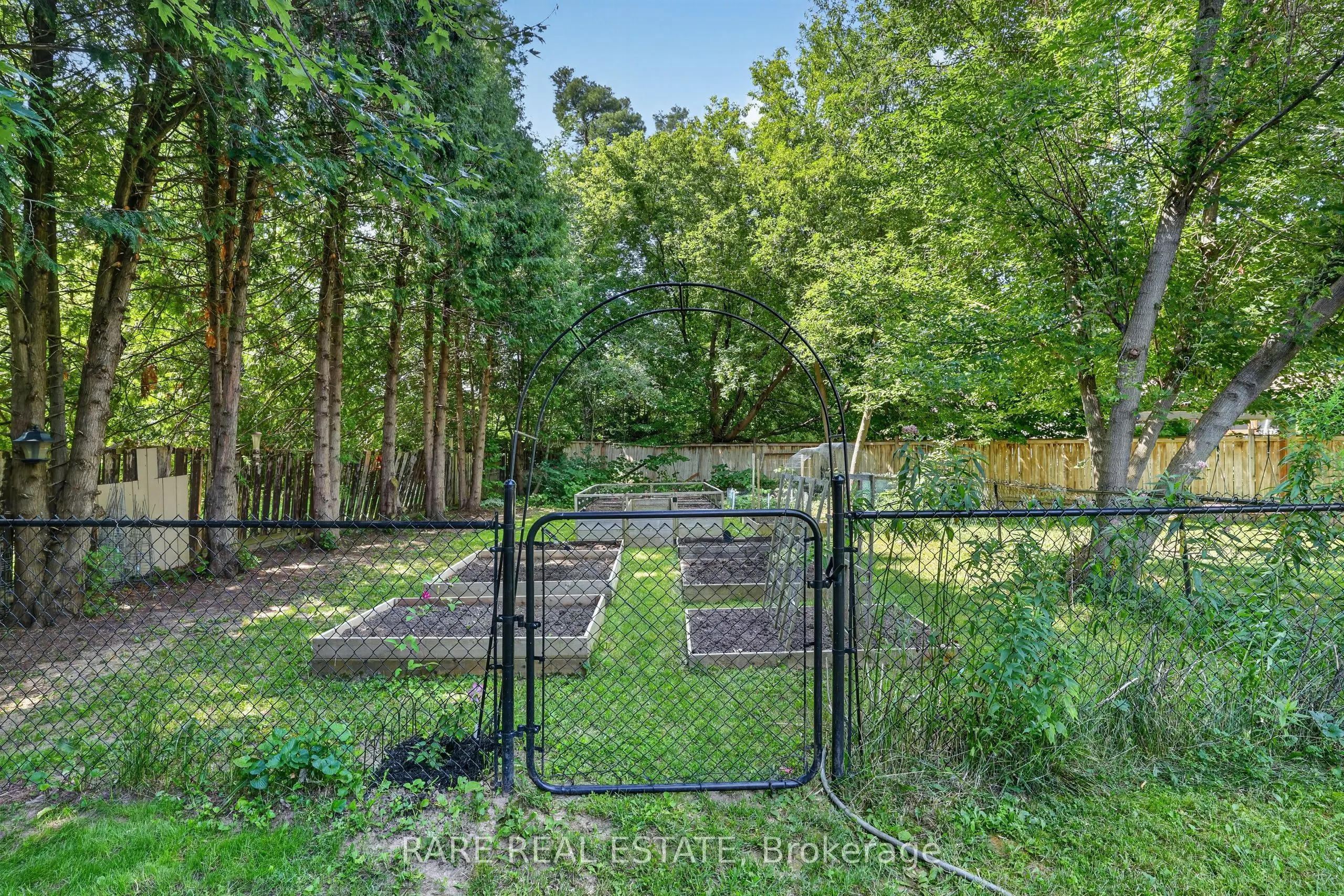 14 Pineway Court