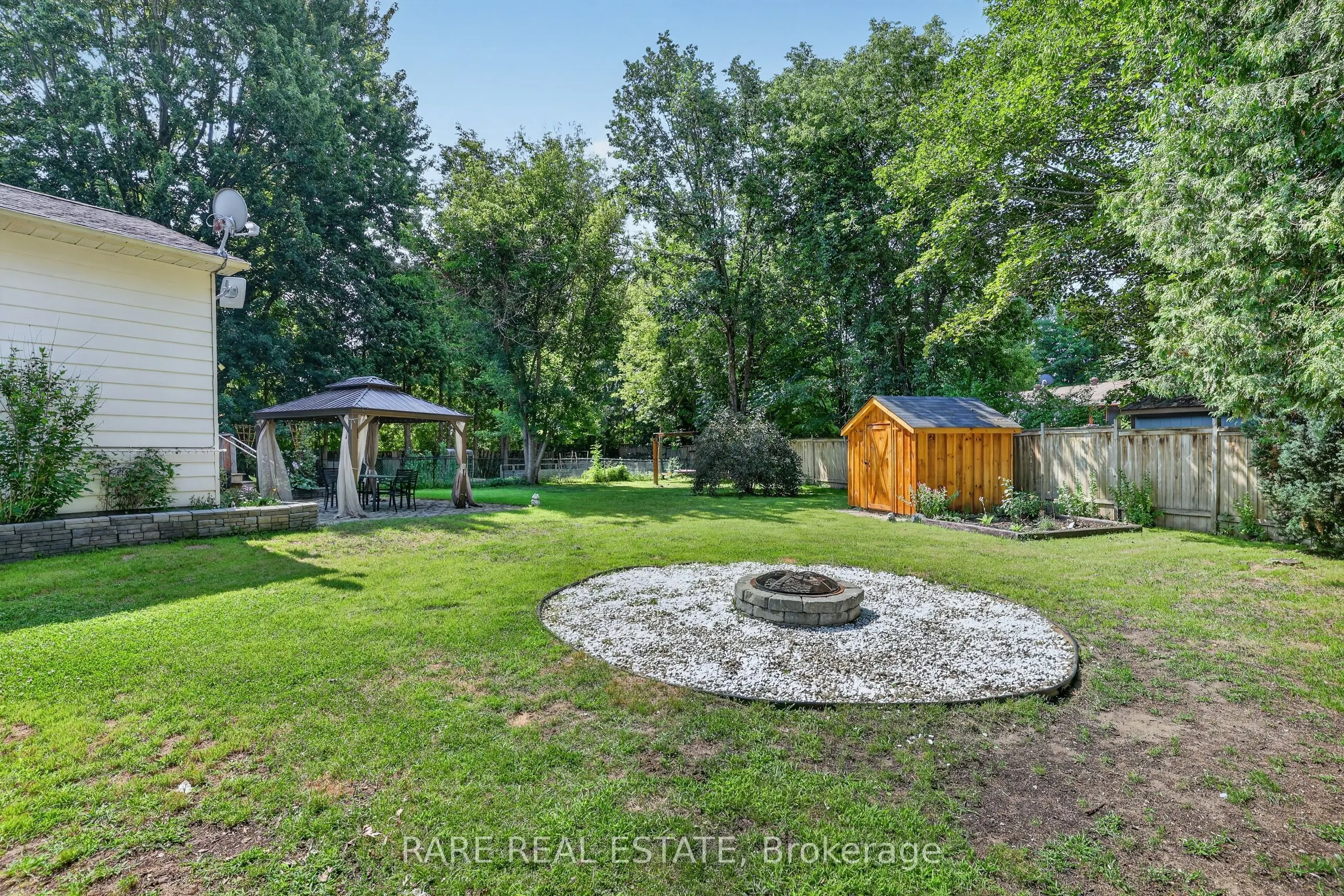 14 Pineway Court