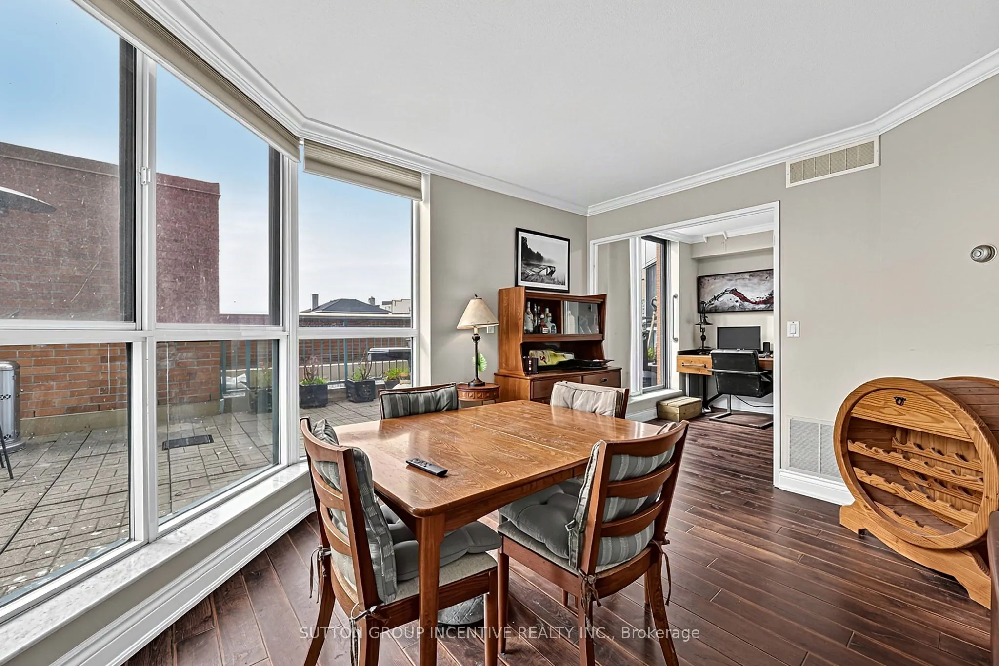 140 Dunlop Street E #304