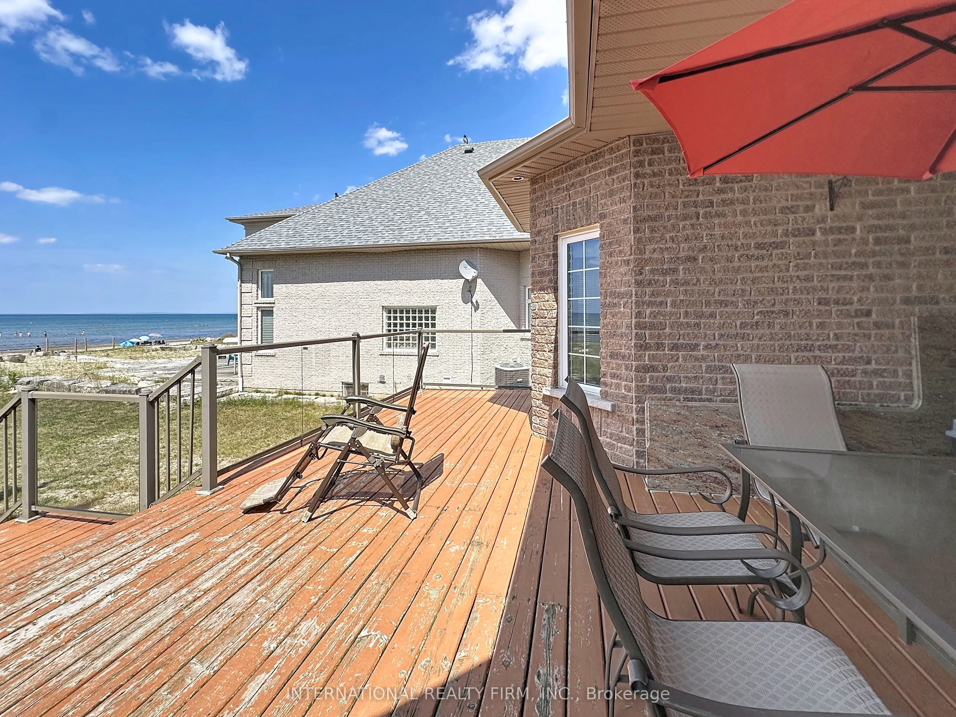 966 Shore Lane