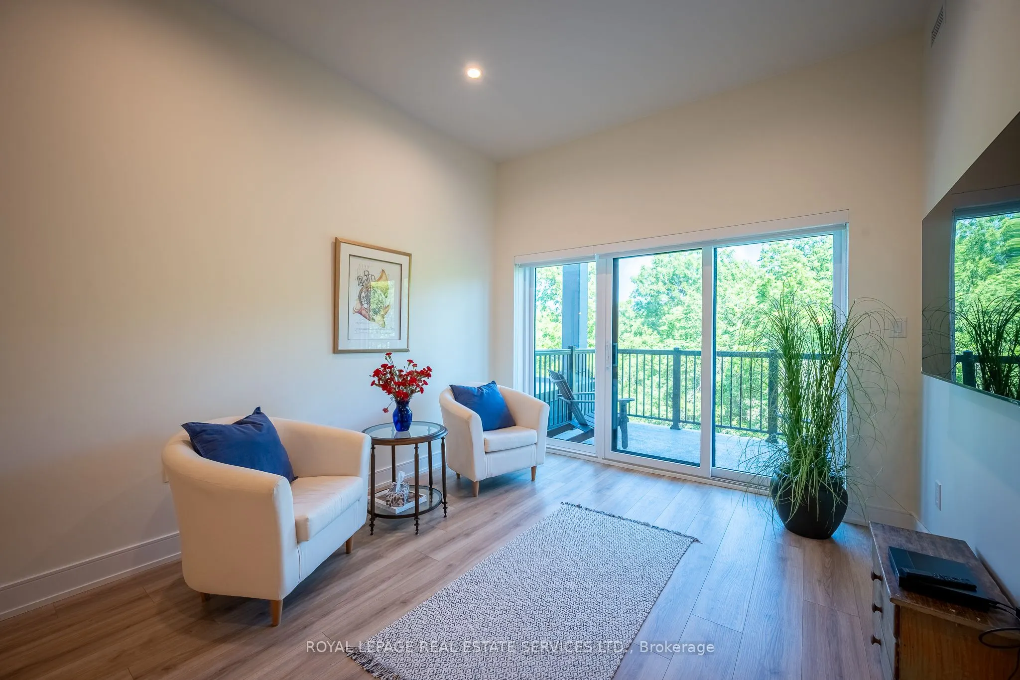 121 Mary Street #314