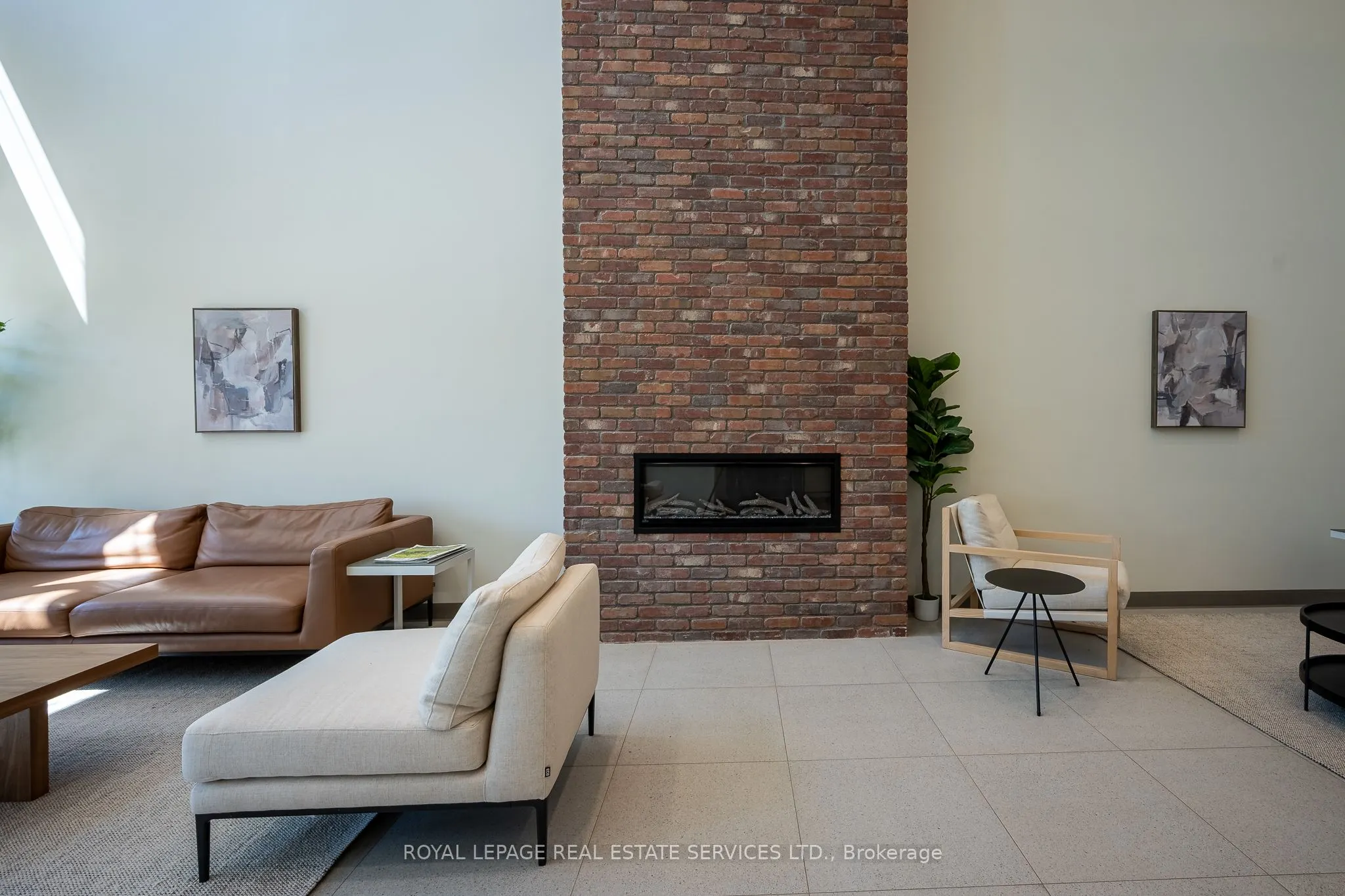 121 Mary Street #314