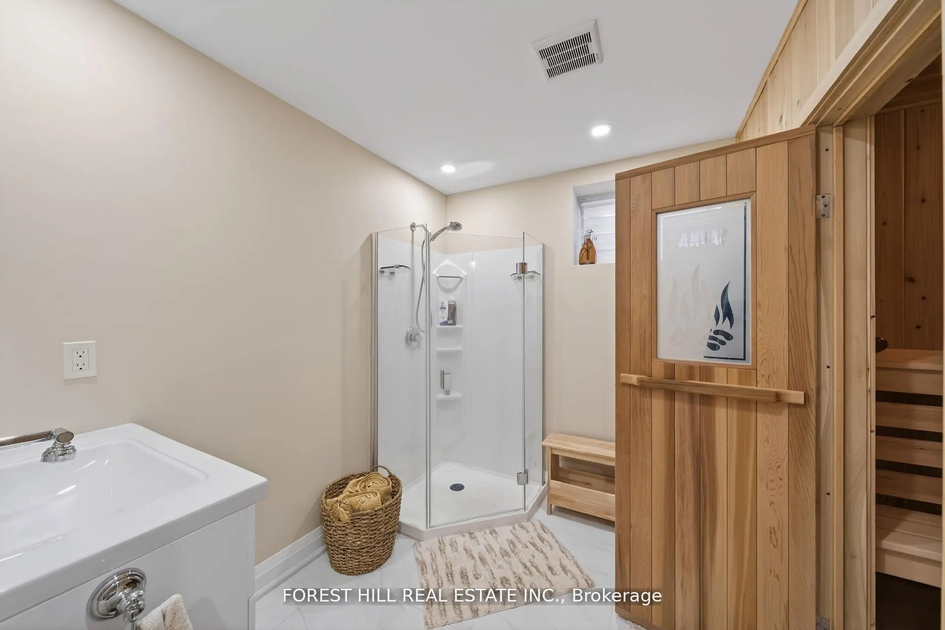 37 Rugman Crescent