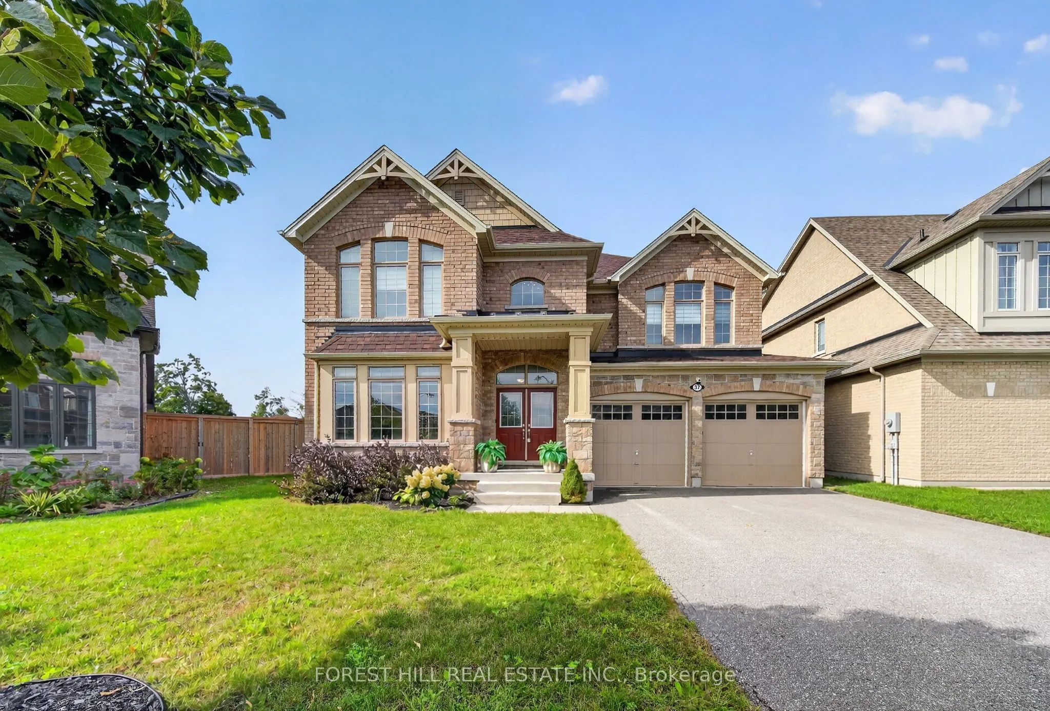37 Rugman Crescent