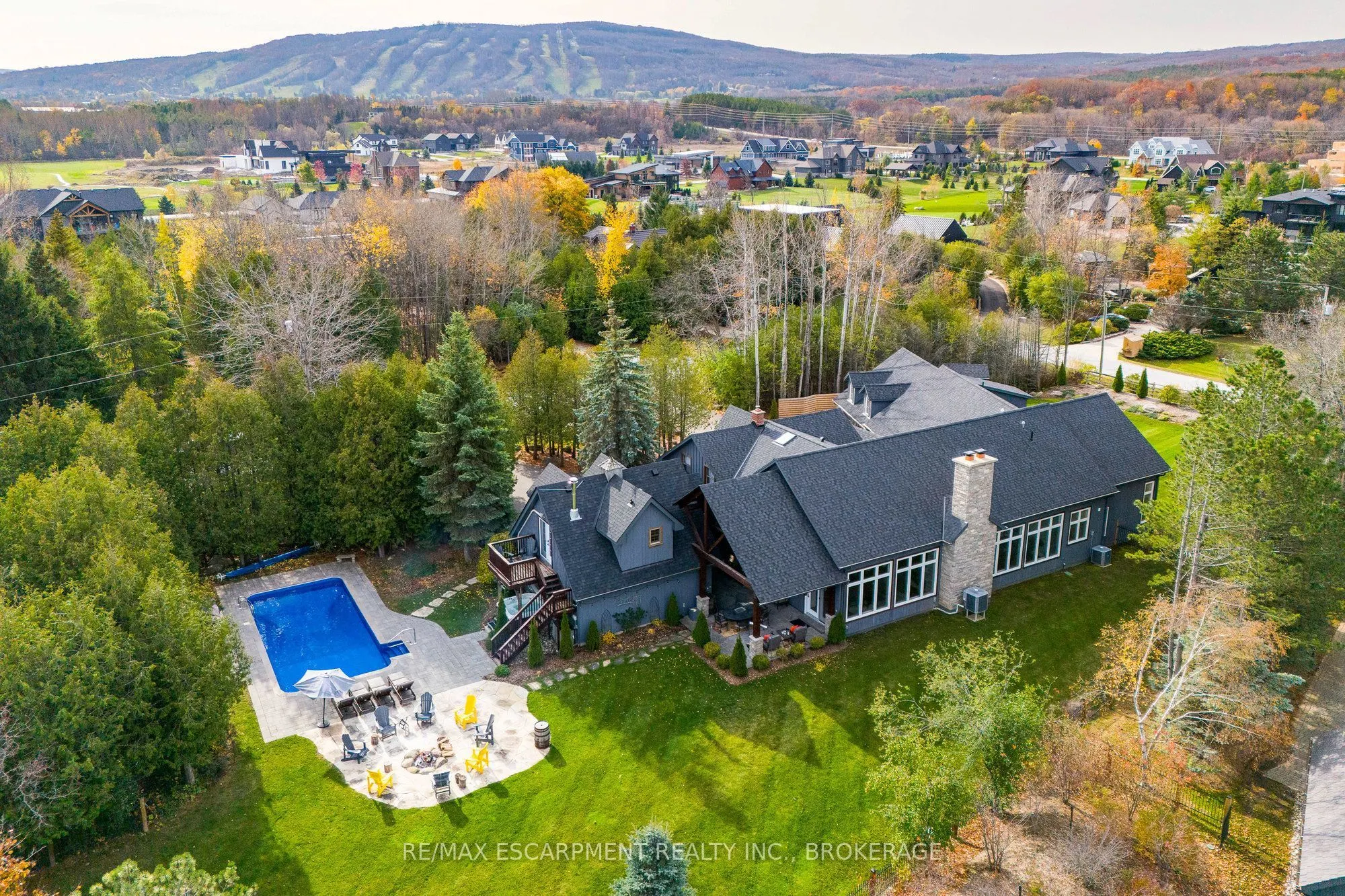 4 Buckingham Boulevard
