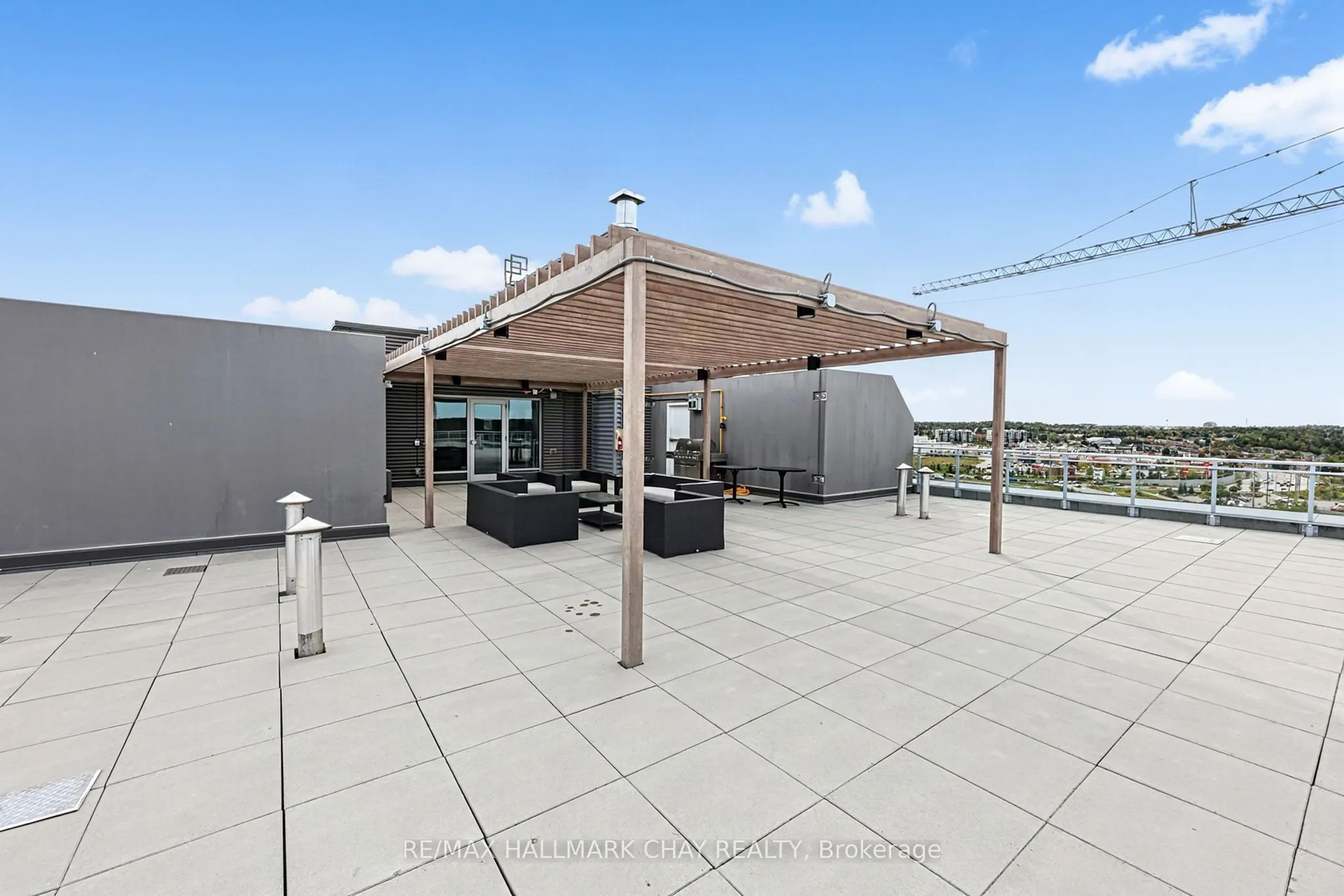 58 Lakeside Terrace #819