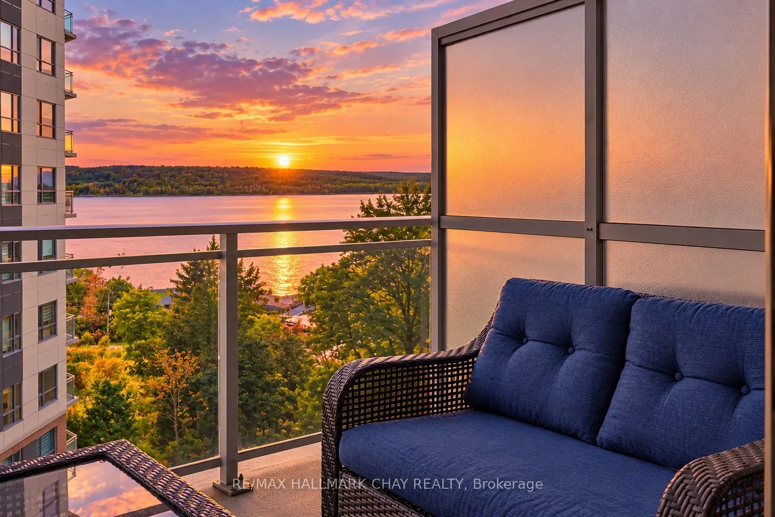 58 Lakeside Terrace #819