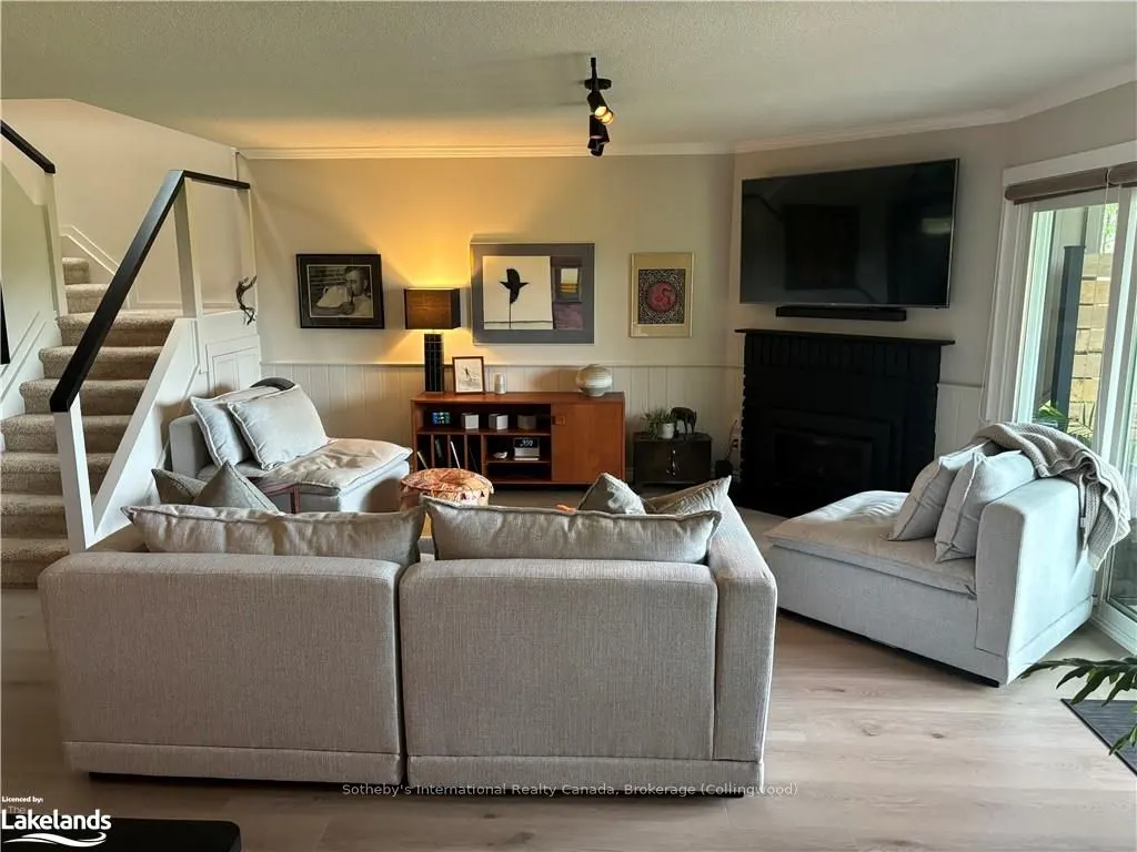 570 OXBOW Crescent #10