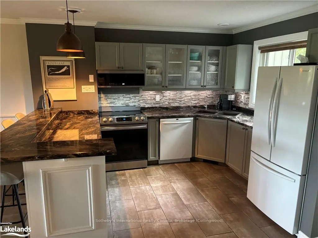 570 OXBOW Crescent #10