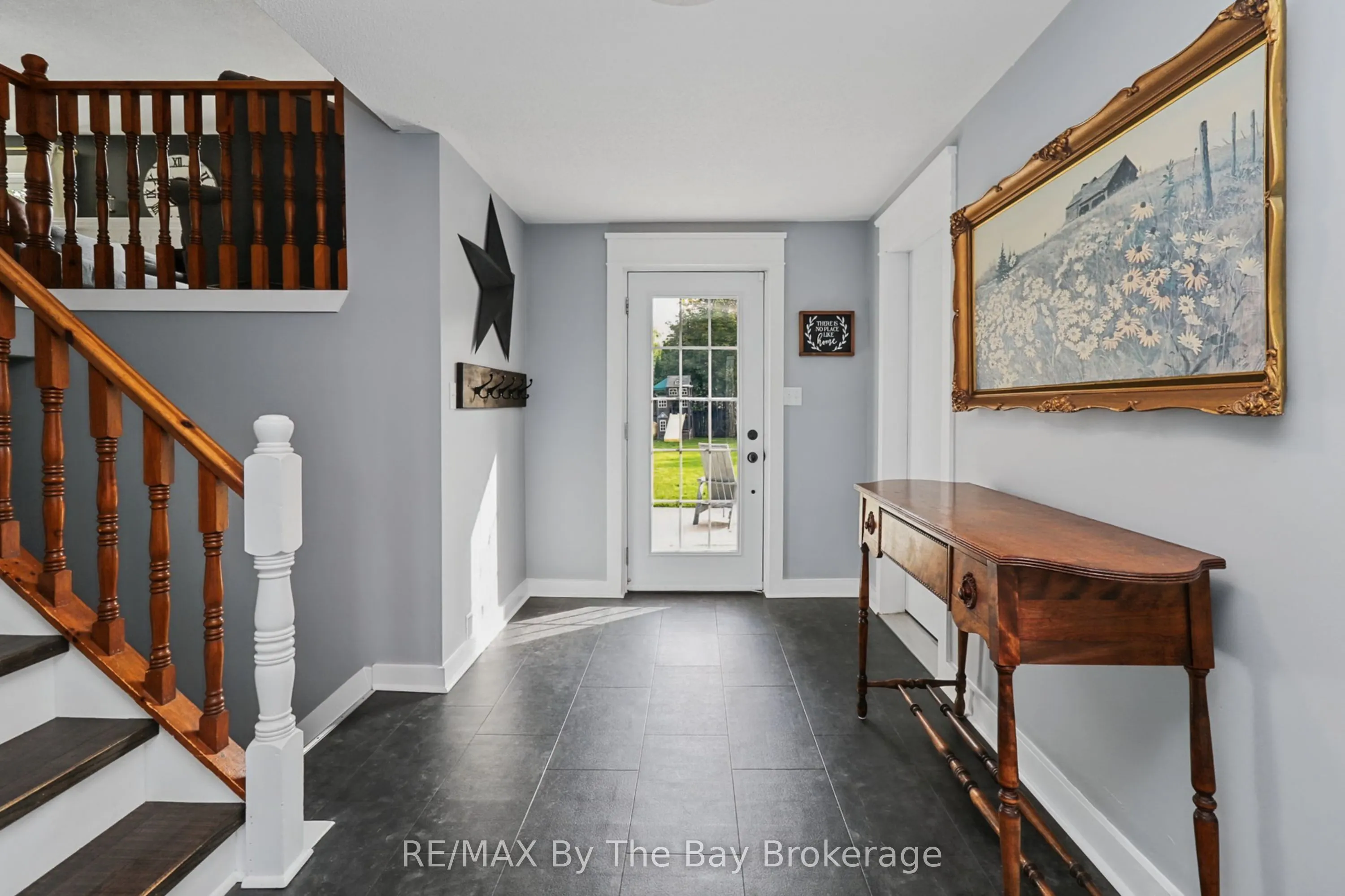 2 Red Oak Drive