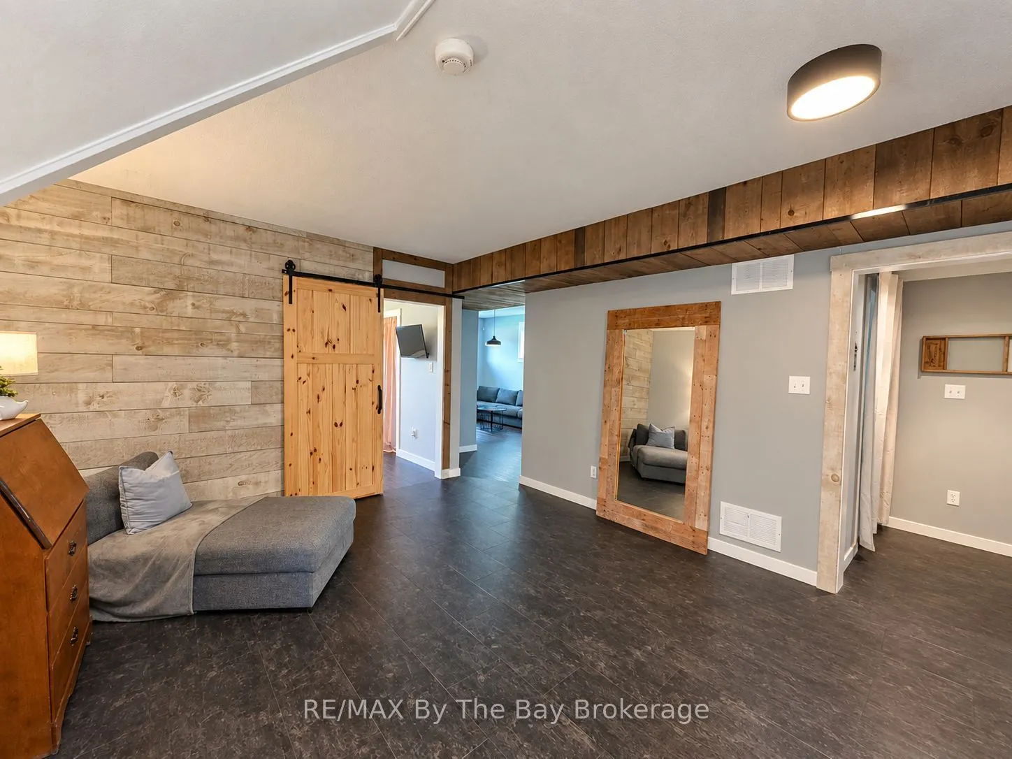 2 Red Oak Drive