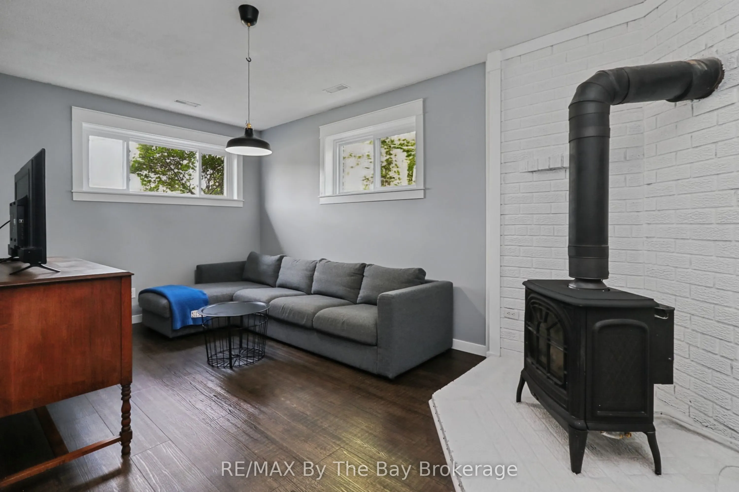 2 Red Oak Drive