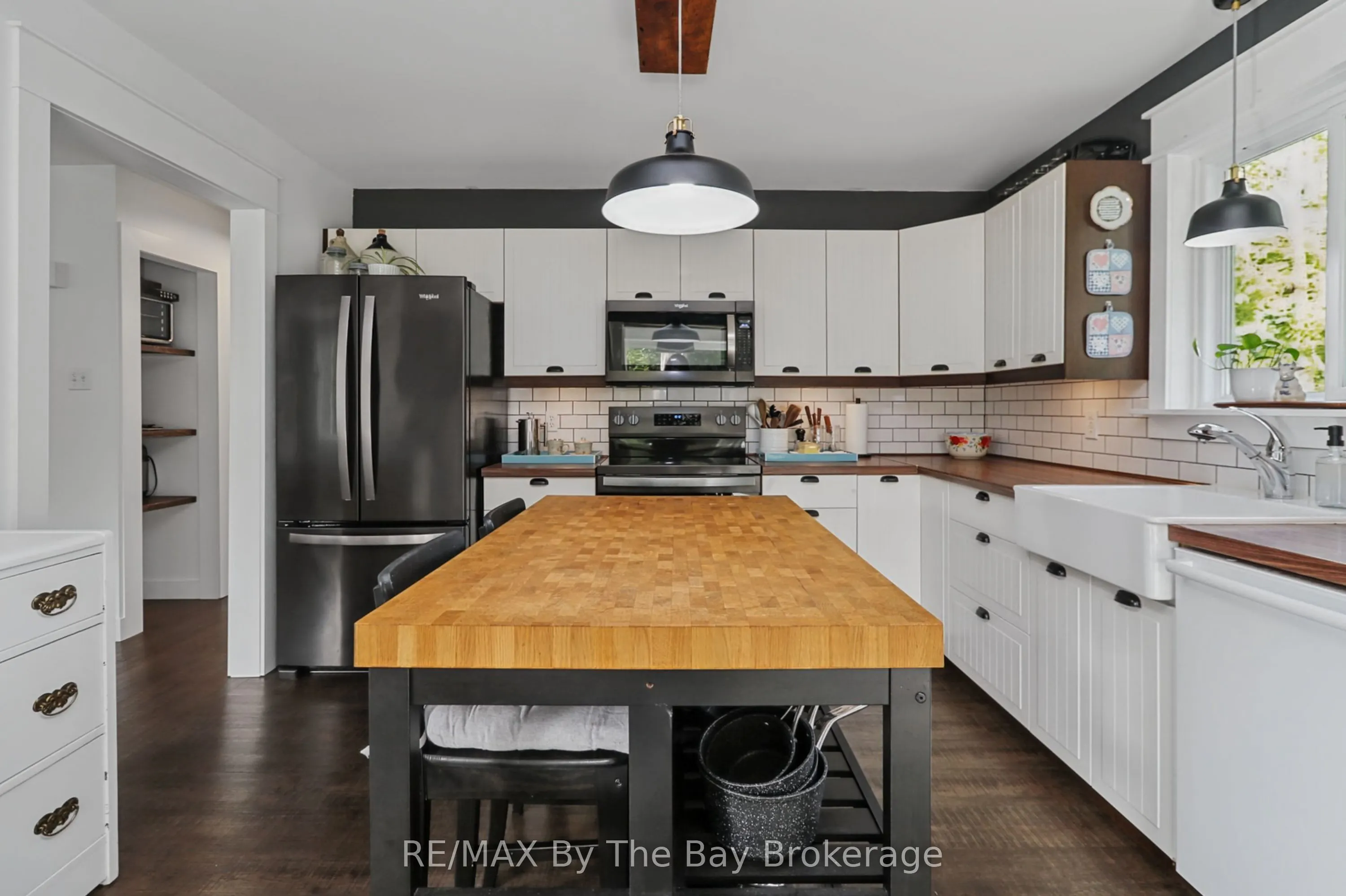 2 Red Oak Drive