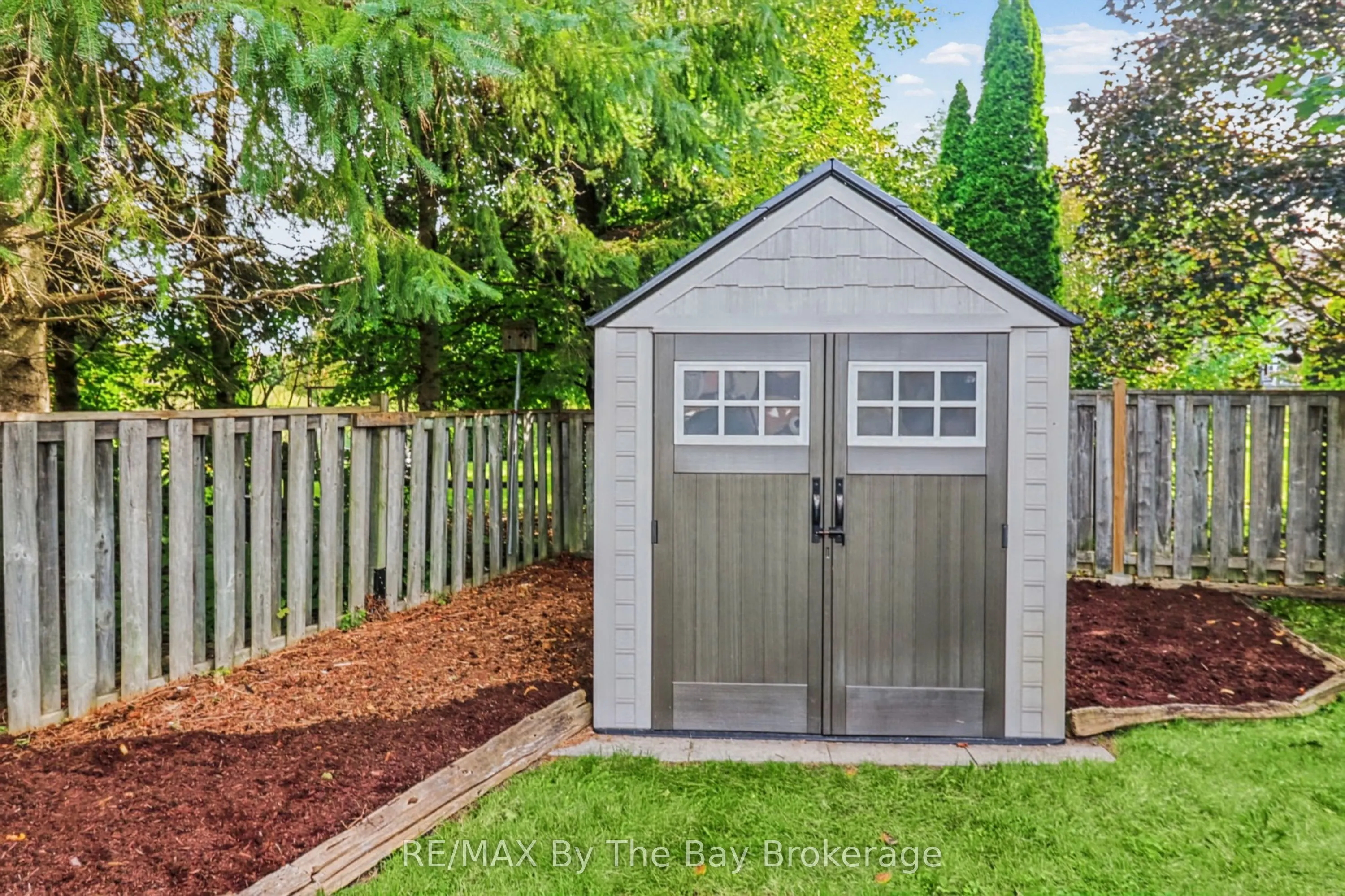 2 Red Oak Drive