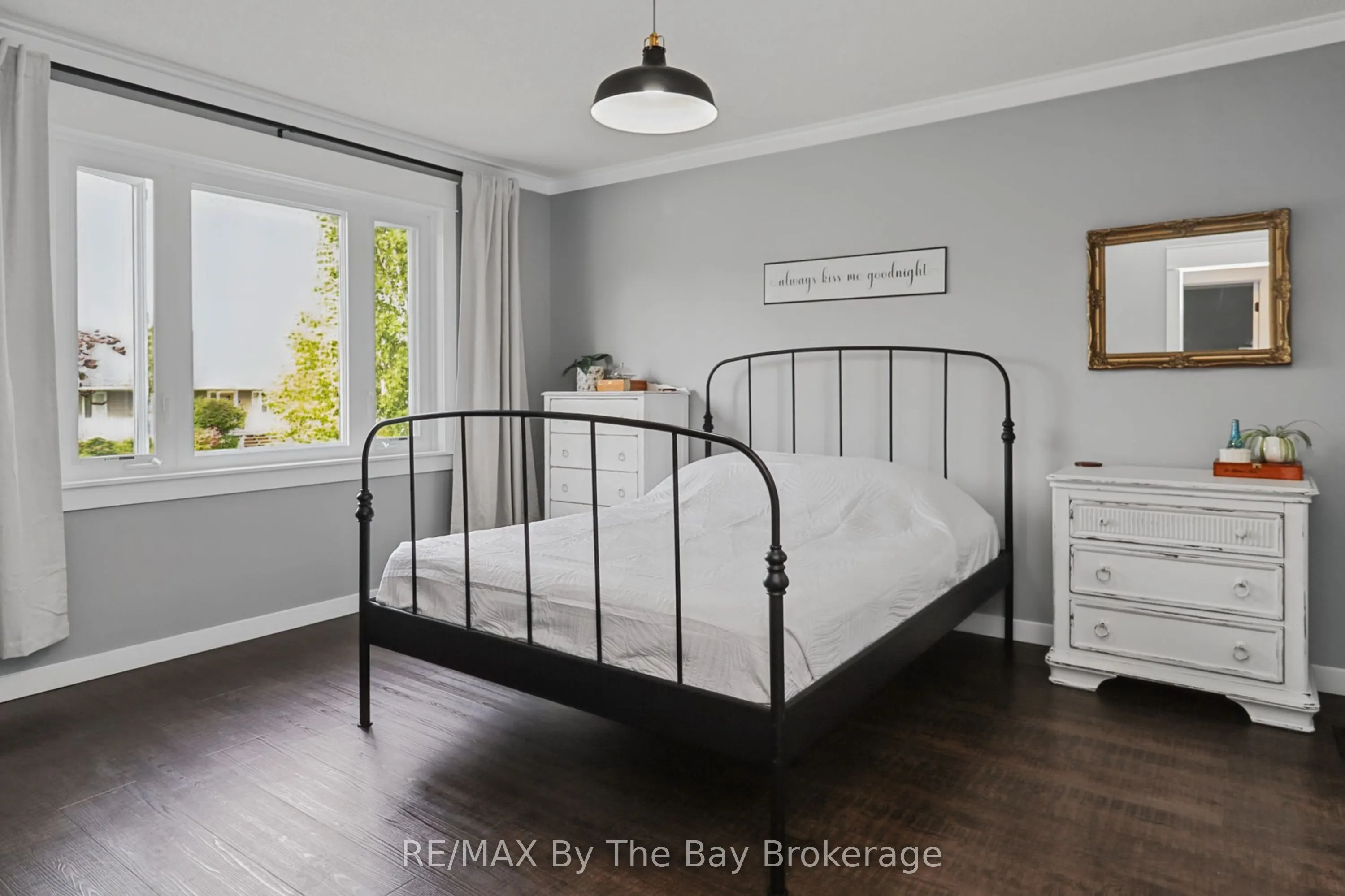 2 Red Oak Drive