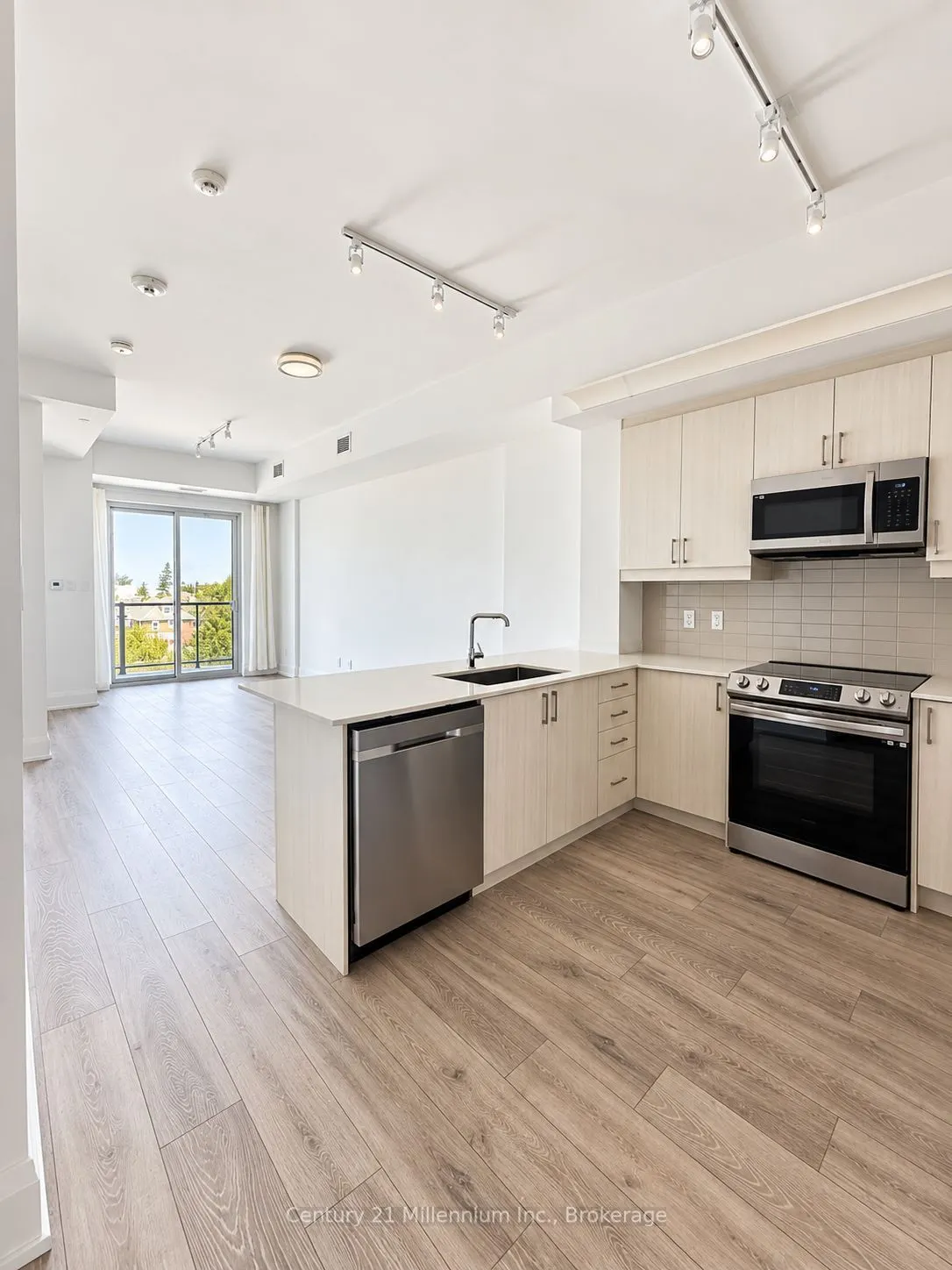 1 Hume Street #402