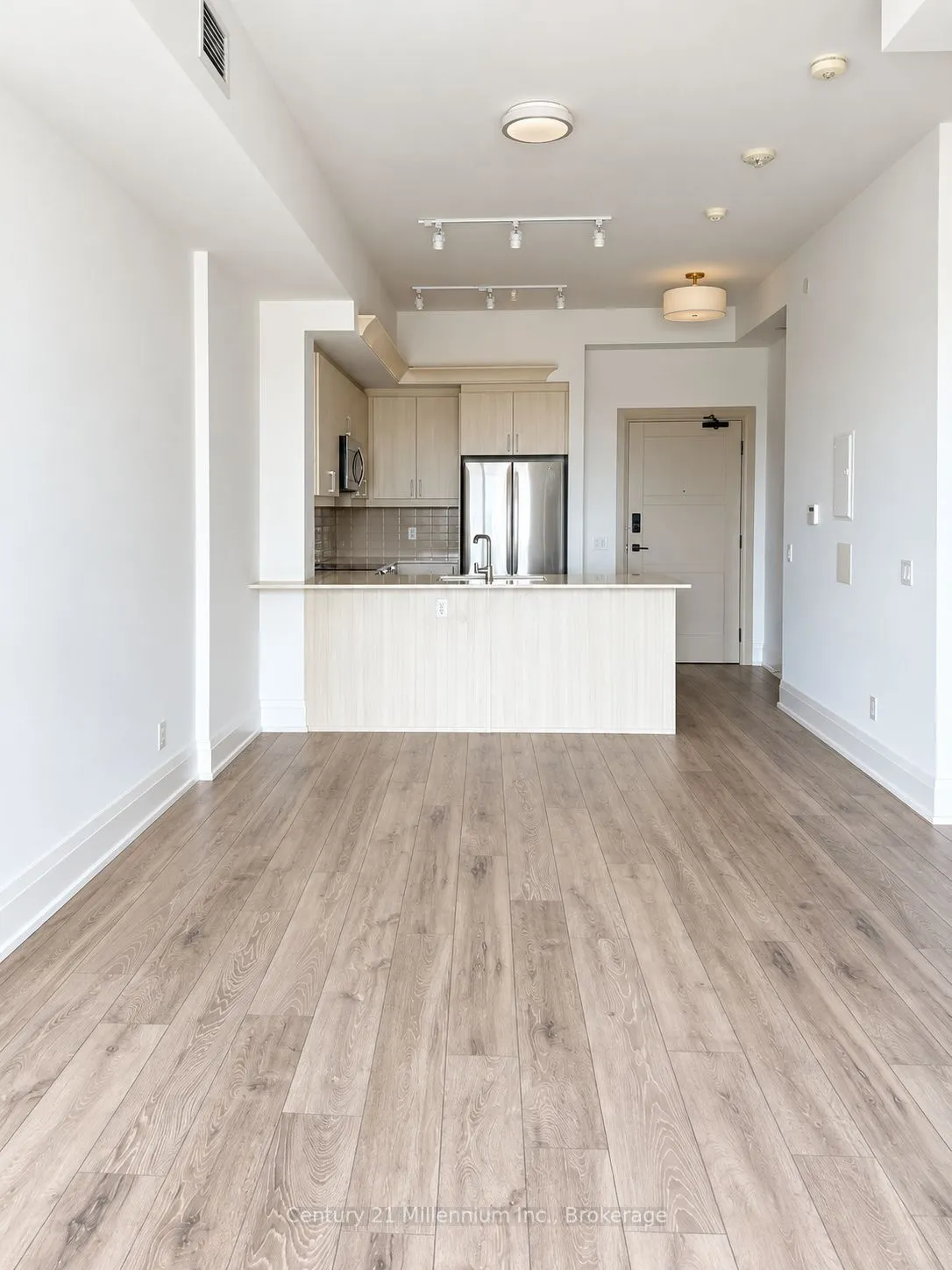 1 Hume Street #402