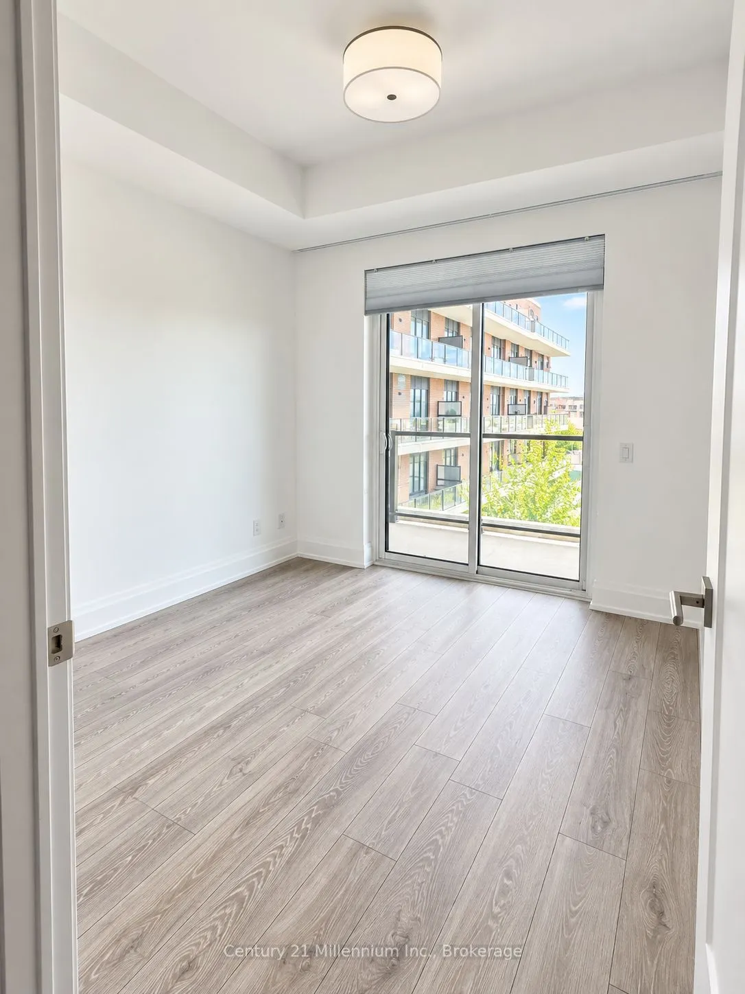 1 Hume Street #402