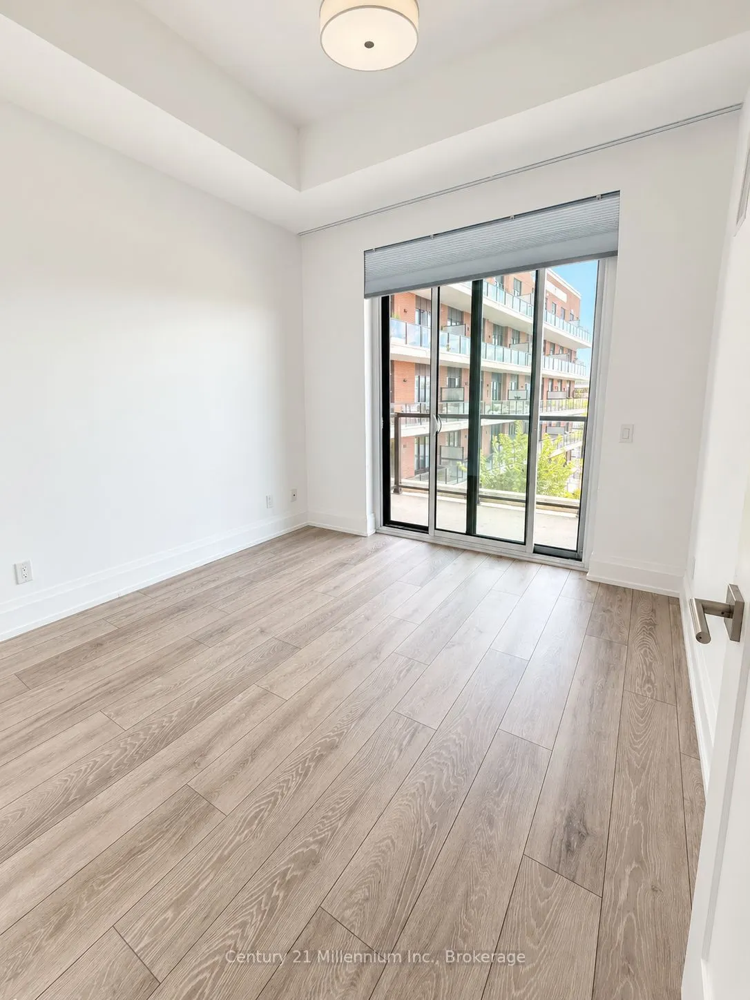 1 Hume Street #402