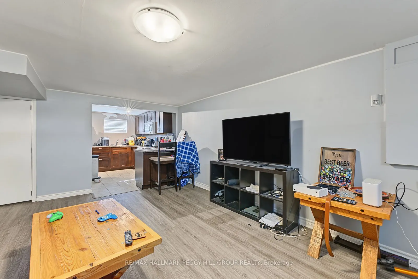 9 Baker Crescent #Lower