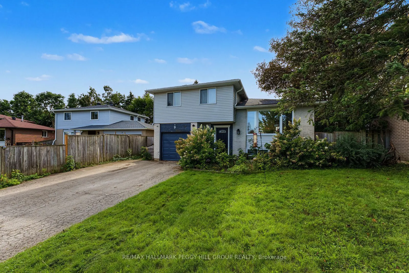 9 Baker Crescent #Lower