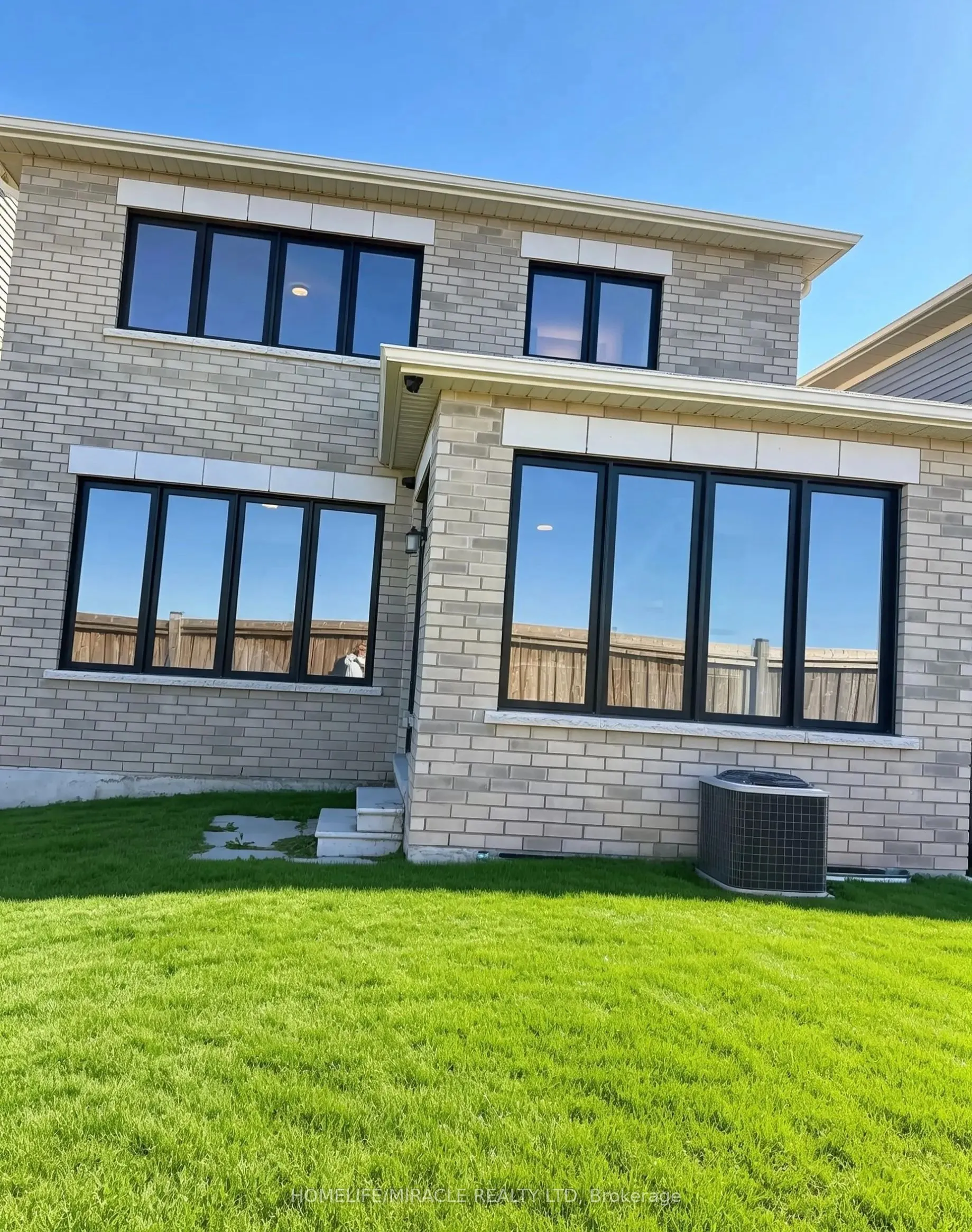 163 Fenchurch Manor