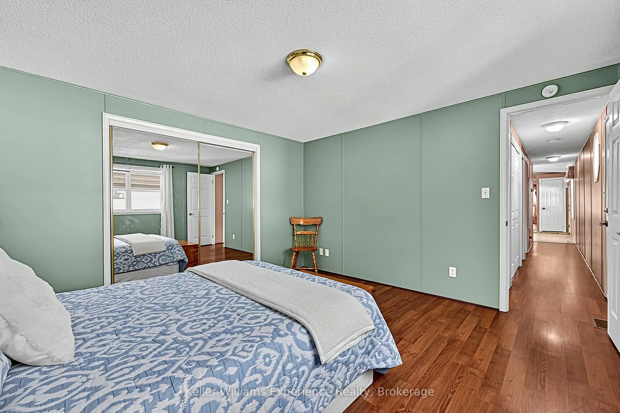 4052 Ash Crescent