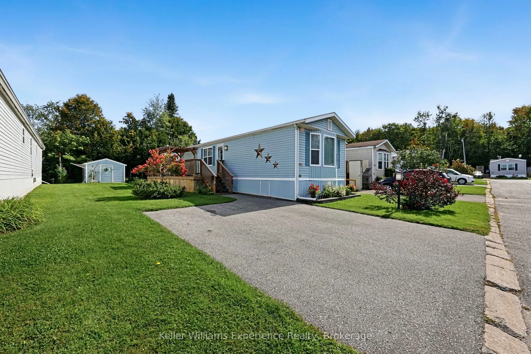 4052 Ash Crescent