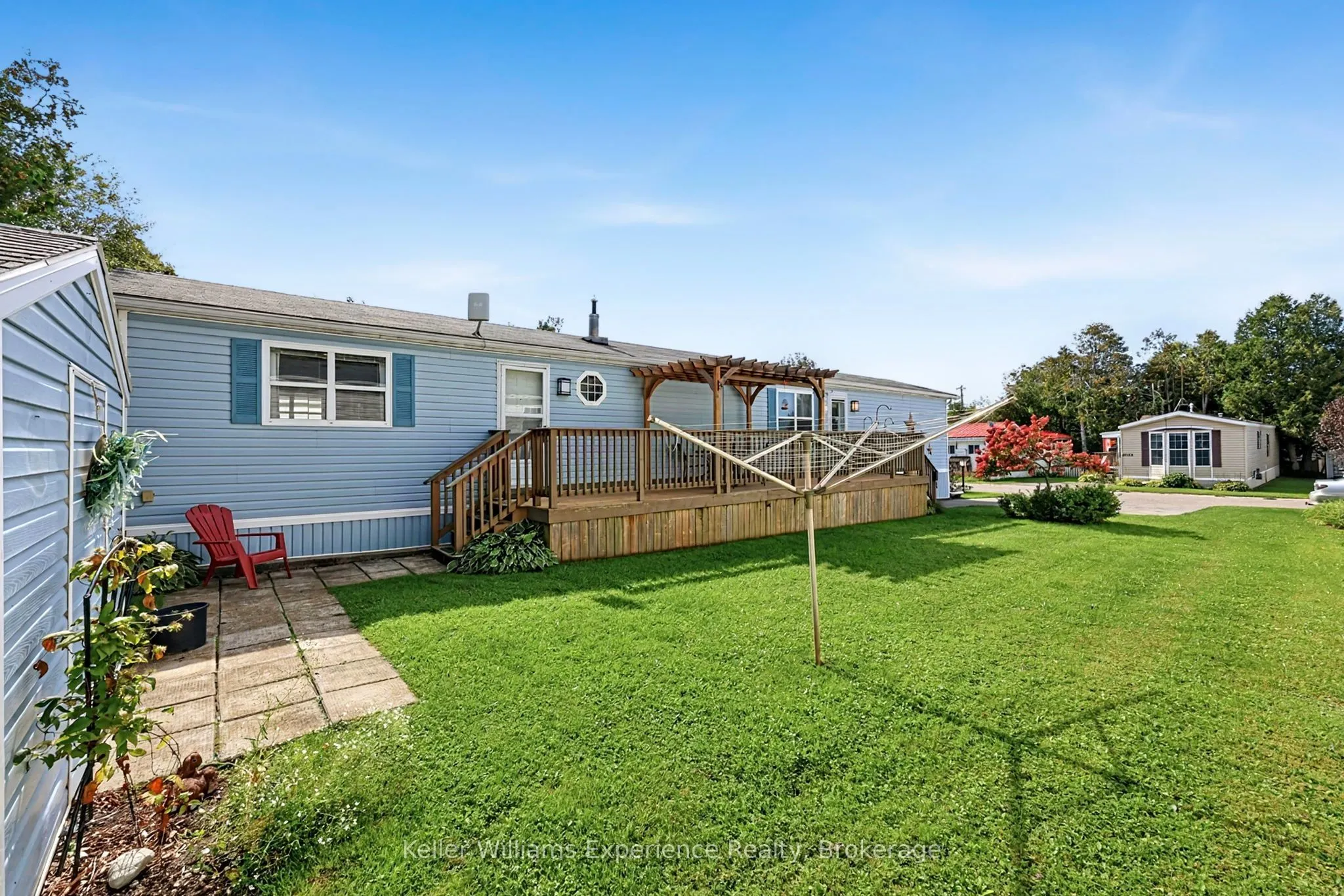 4052 Ash Crescent