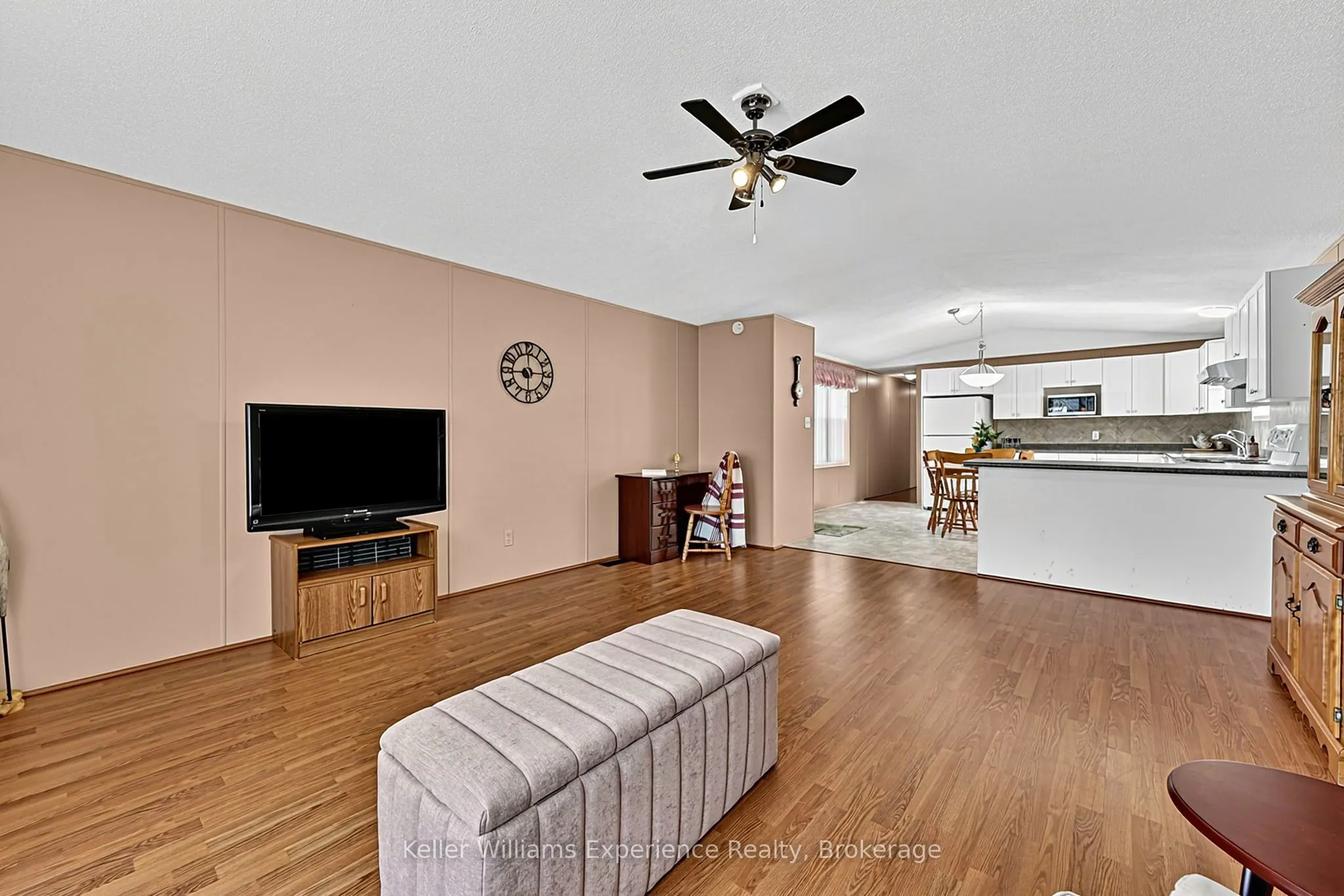 4052 Ash Crescent