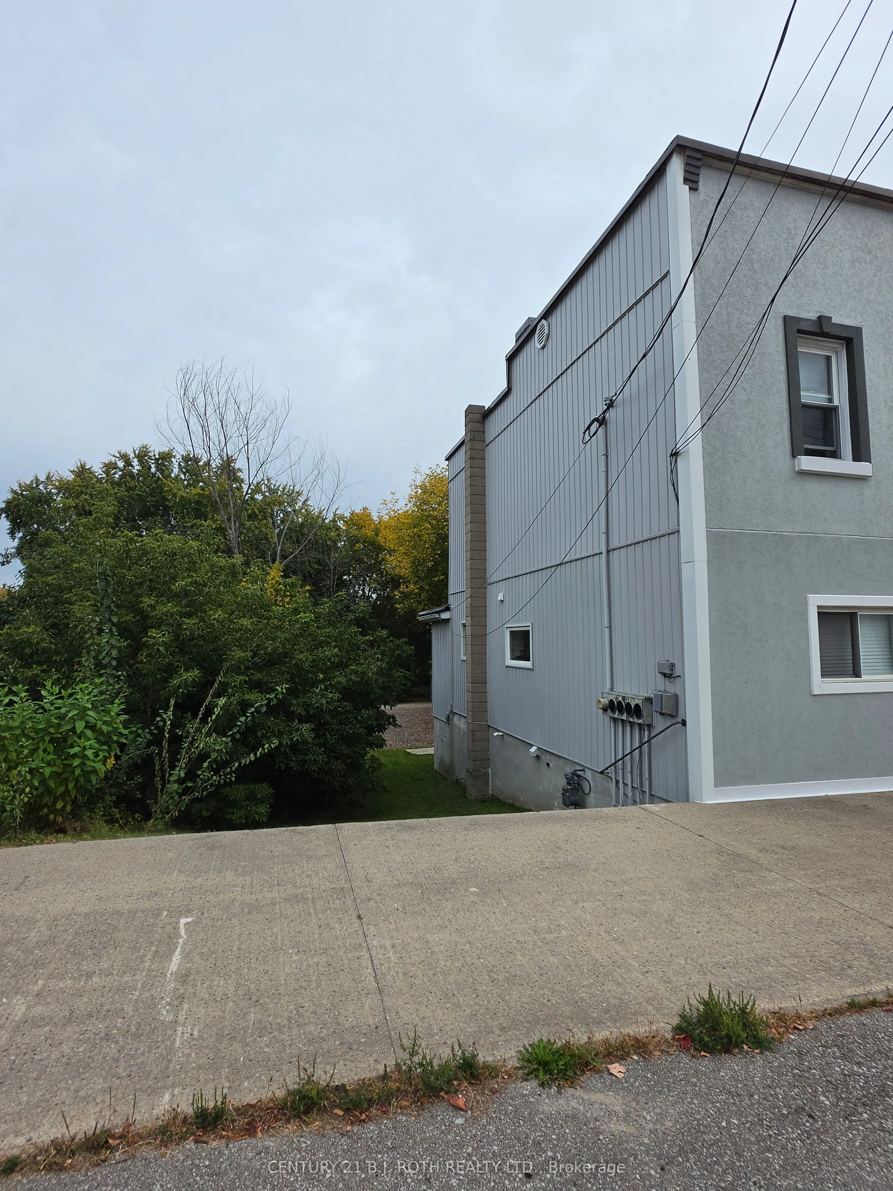 757 Fourth Avenue