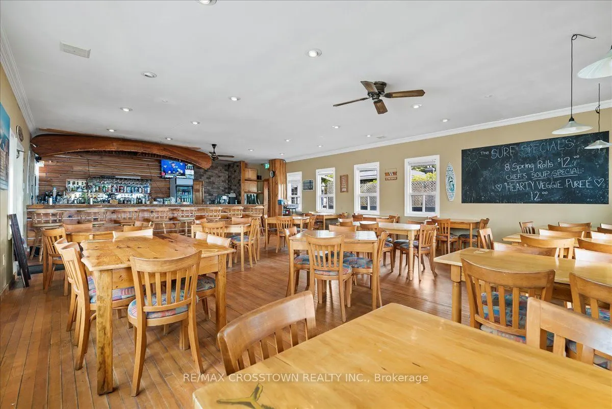 369 Balm Beach Road W