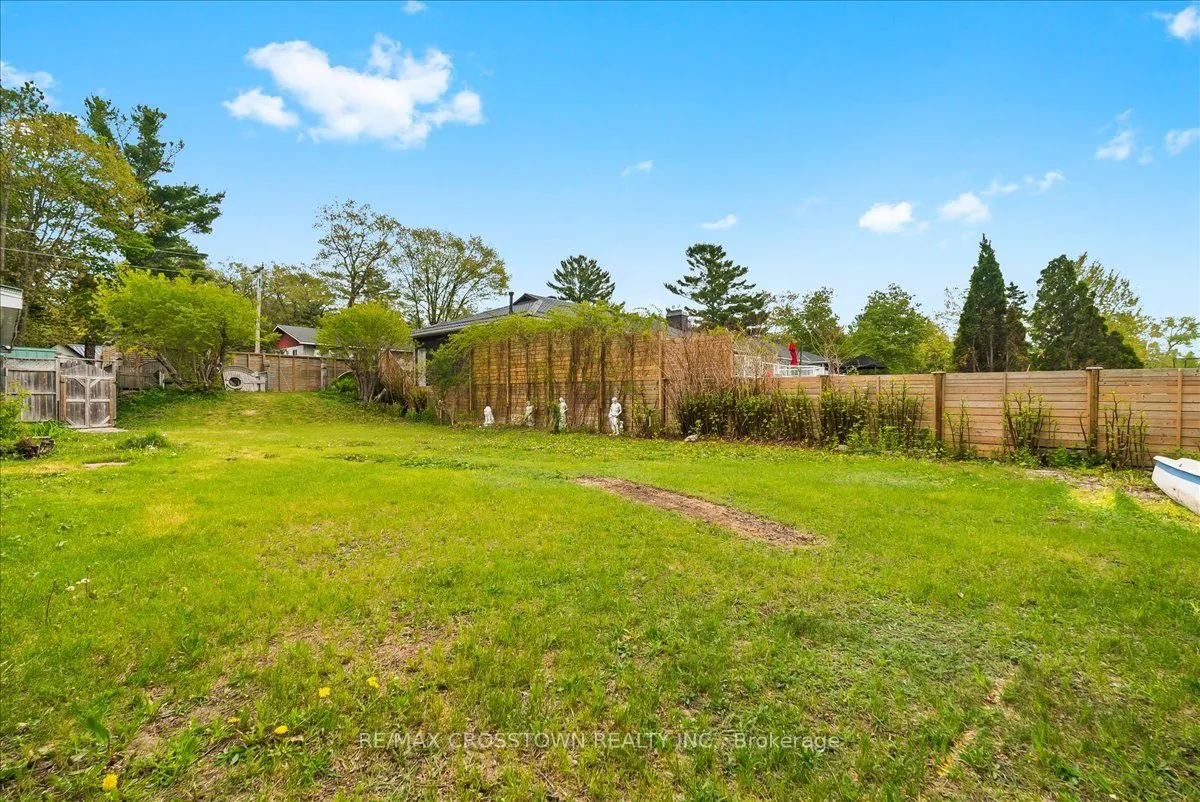 369 Balm Beach Road W